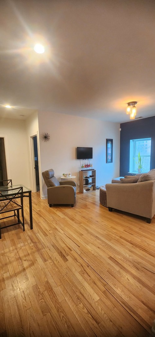 6324 S Kimbark Avenue #405, Chicago, IL 60637