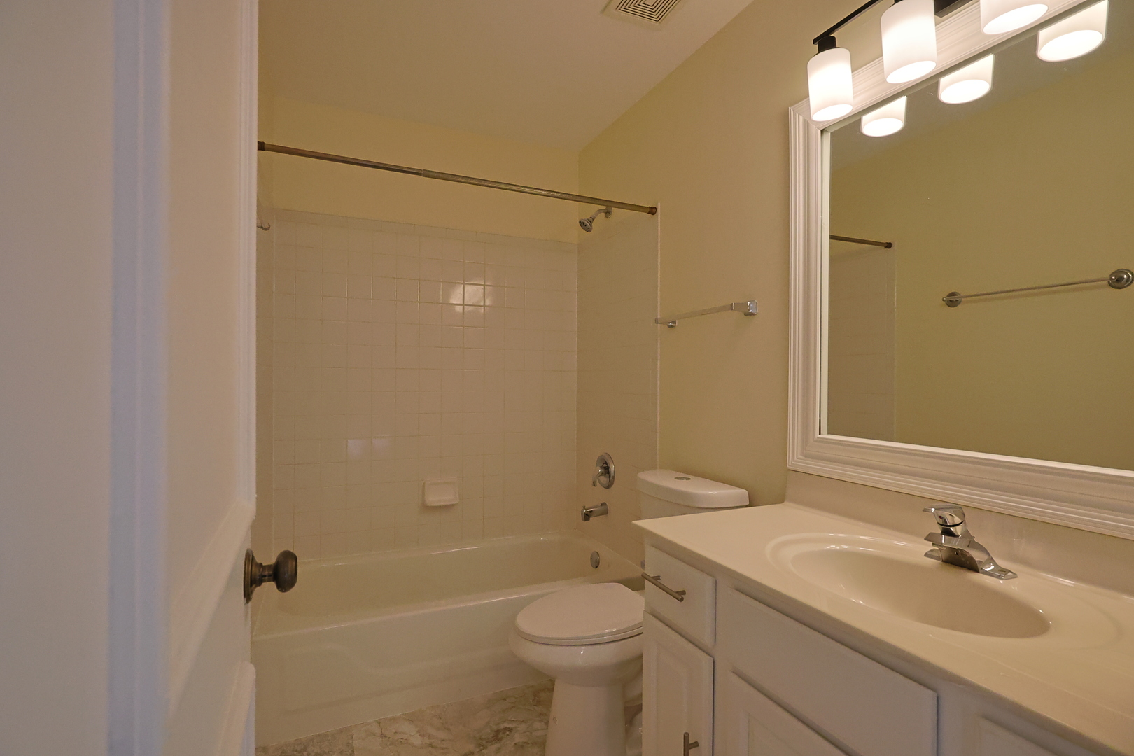 14252 S Hemingway Circle, Plainfield, IL 60544