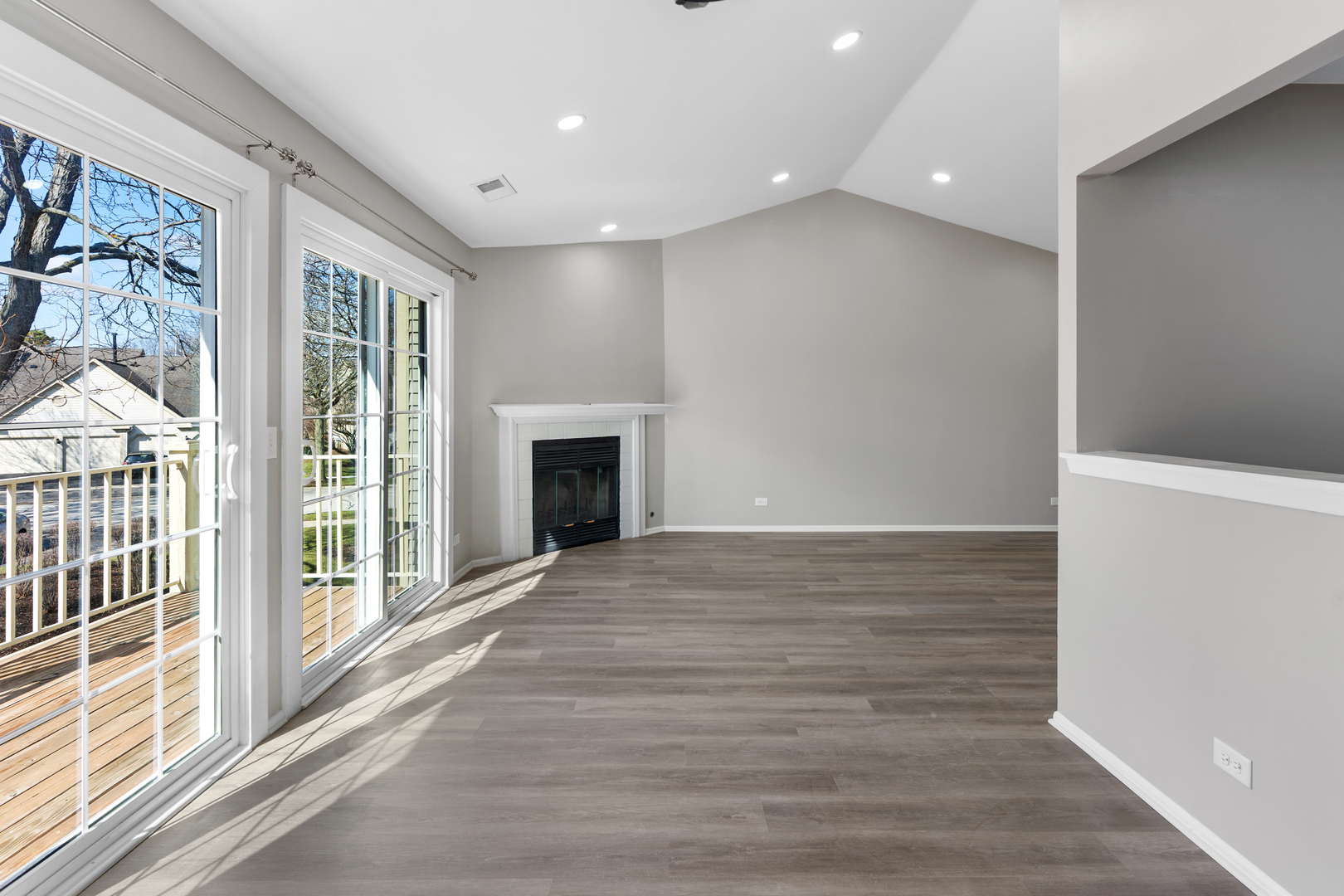 210 Dublin Lane #V2, Schaumburg, IL 60194