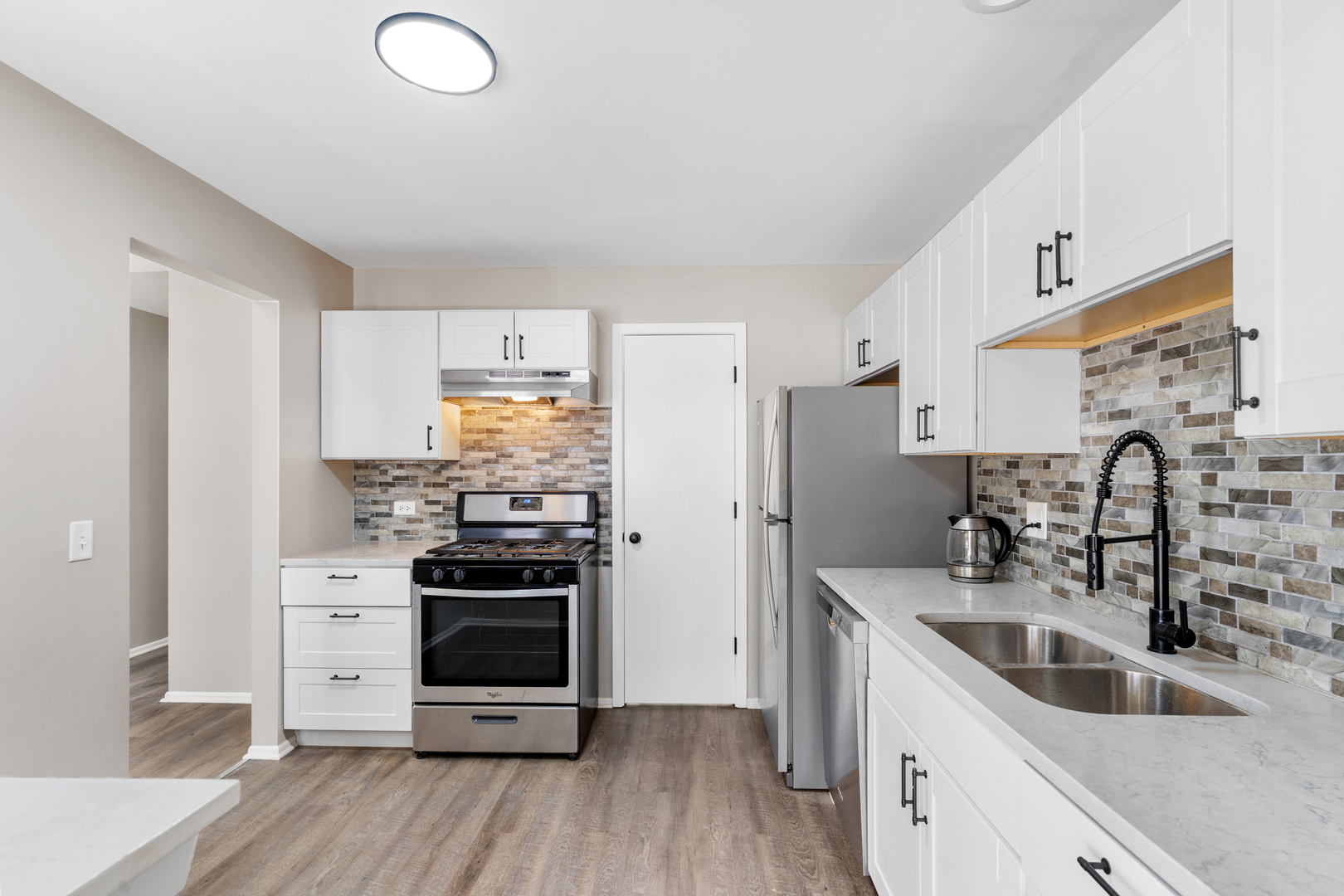 210 Dublin Lane #V2, Schaumburg, IL 60194