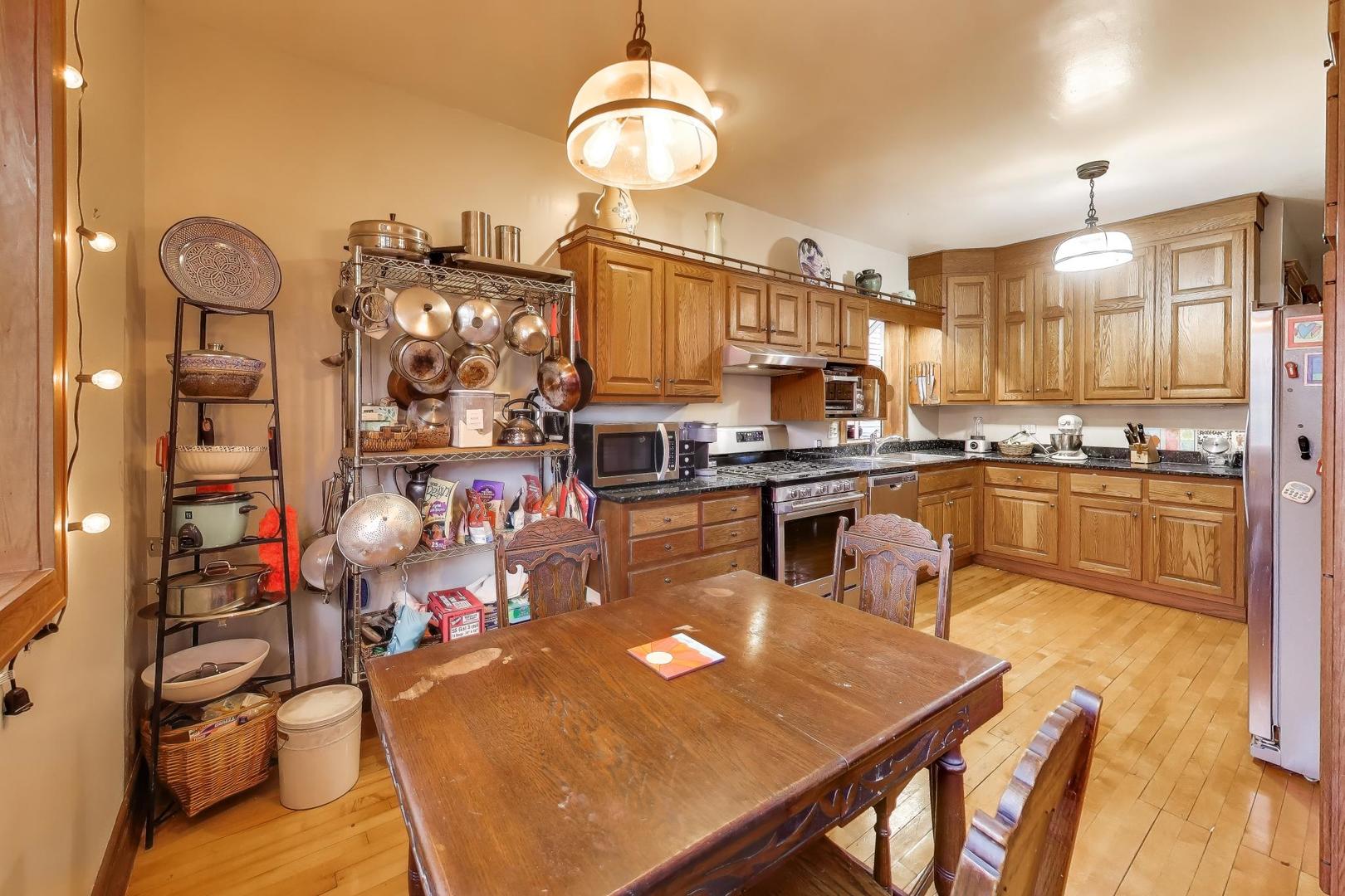 1308 W Glenlake Avenue, Chicago, IL 60660