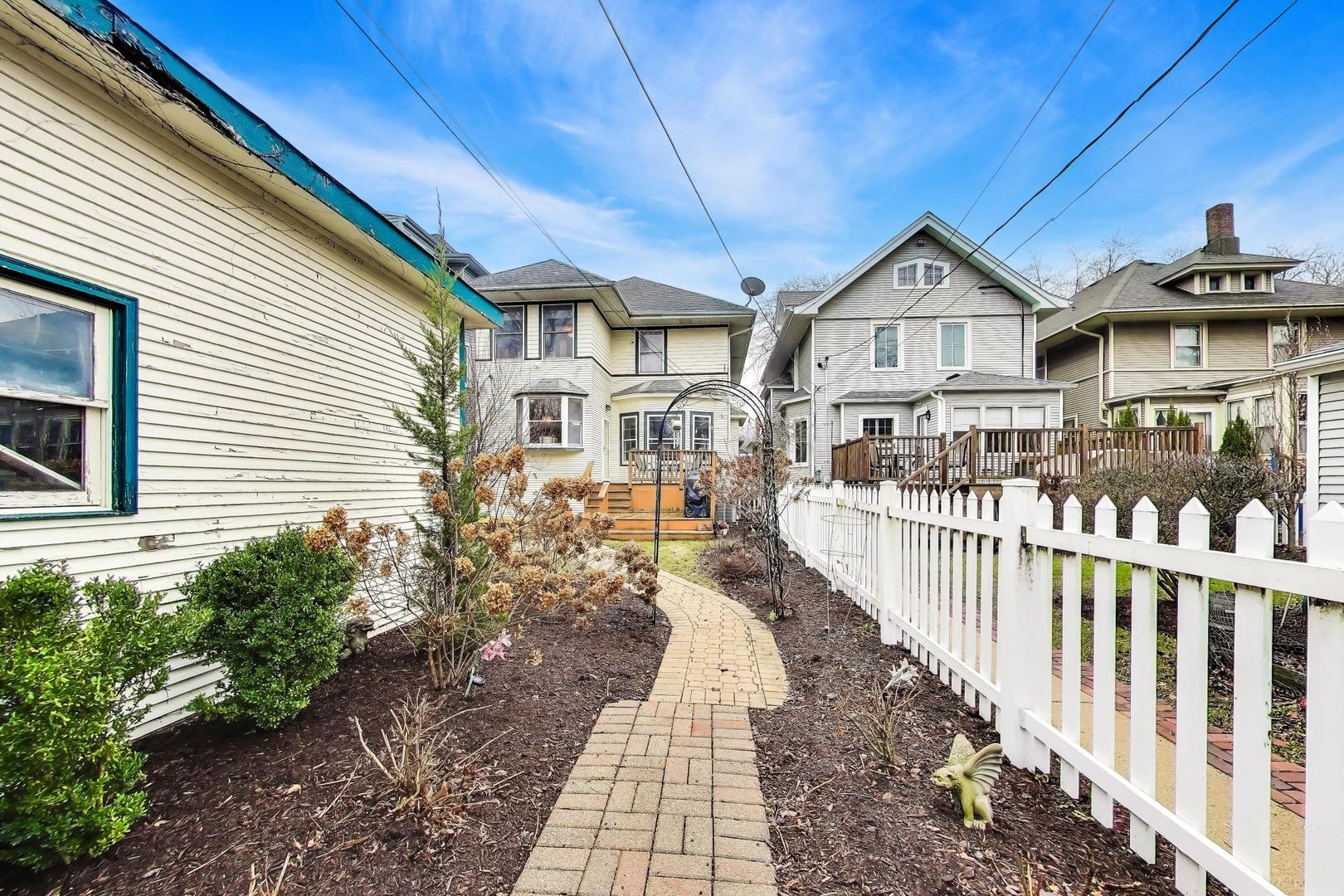 1308 W Glenlake Avenue, Chicago, IL 60660