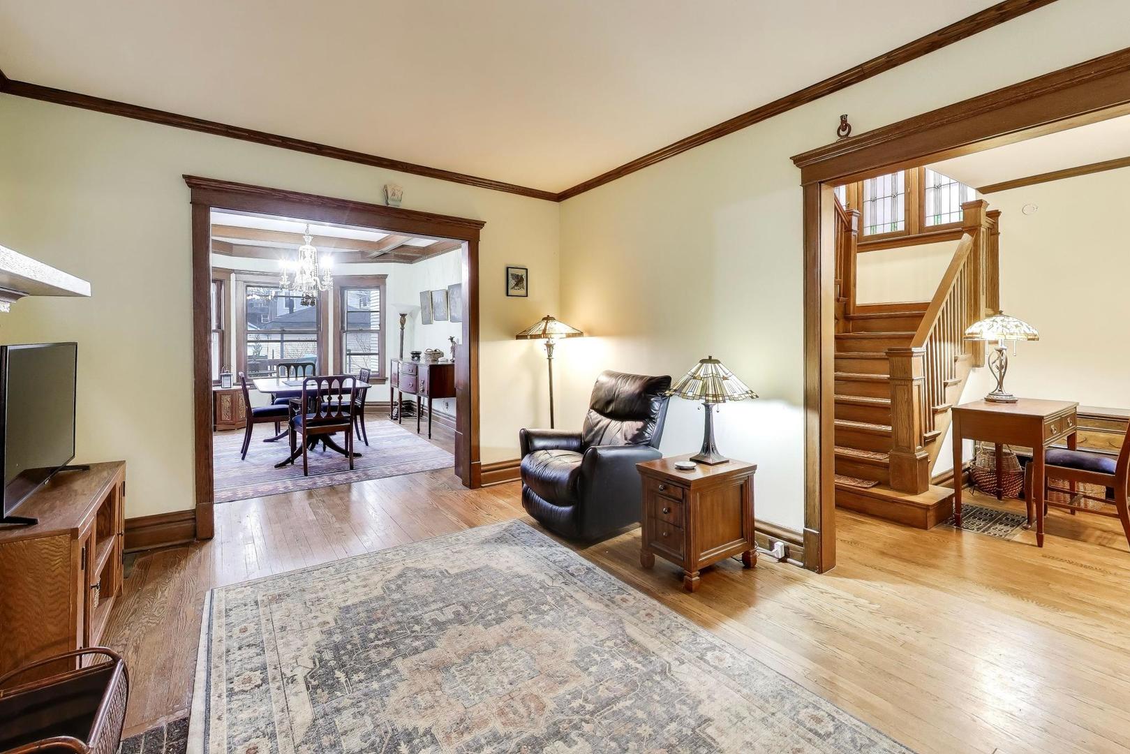 1308 W Glenlake Avenue, Chicago, IL 60660