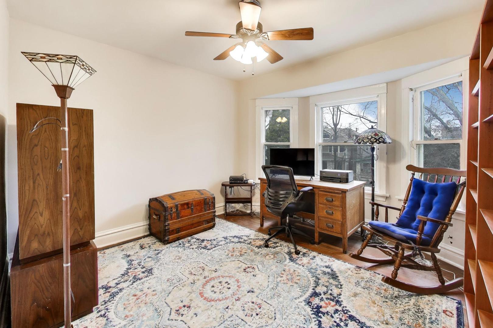 1308 W Glenlake Avenue, Chicago, IL 60660