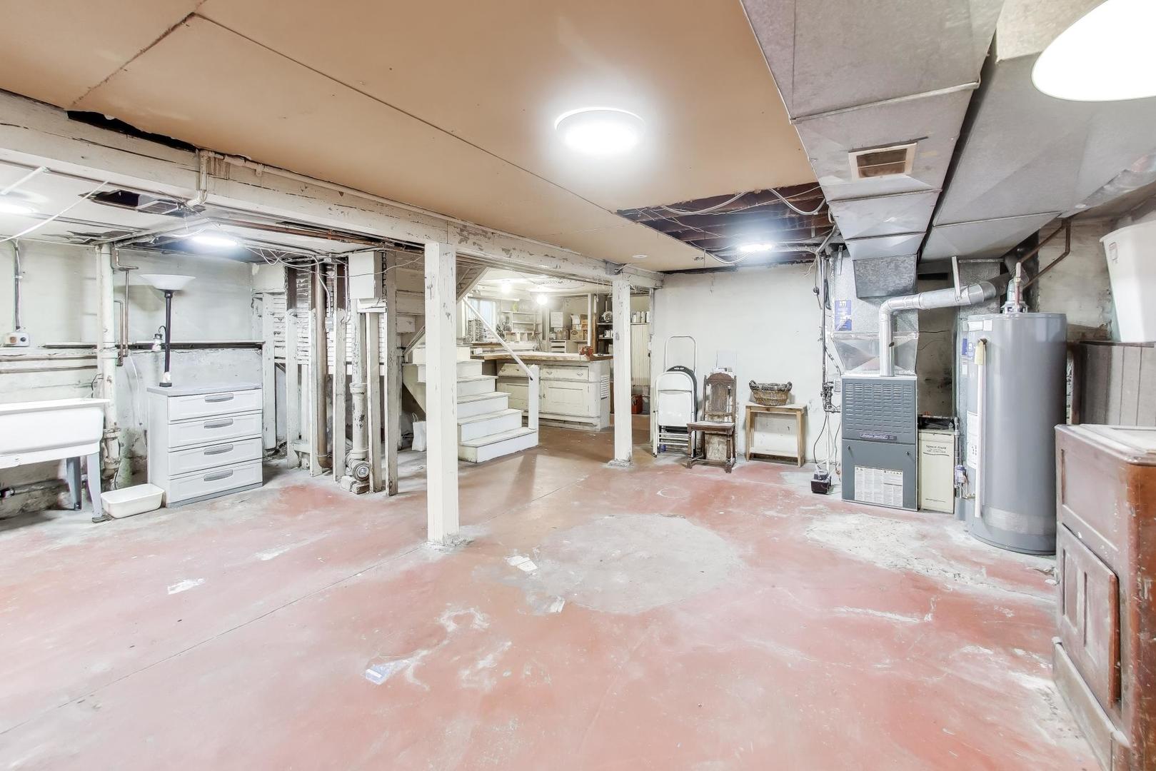 1308 W Glenlake Avenue, Chicago, IL 60660