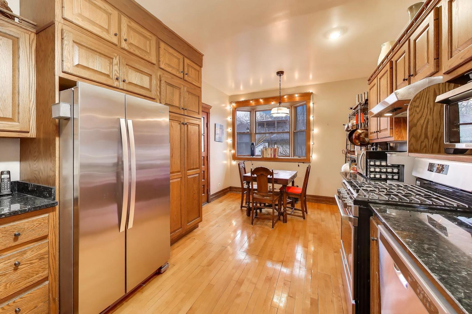 1308 W Glenlake Avenue, Chicago, IL 60660