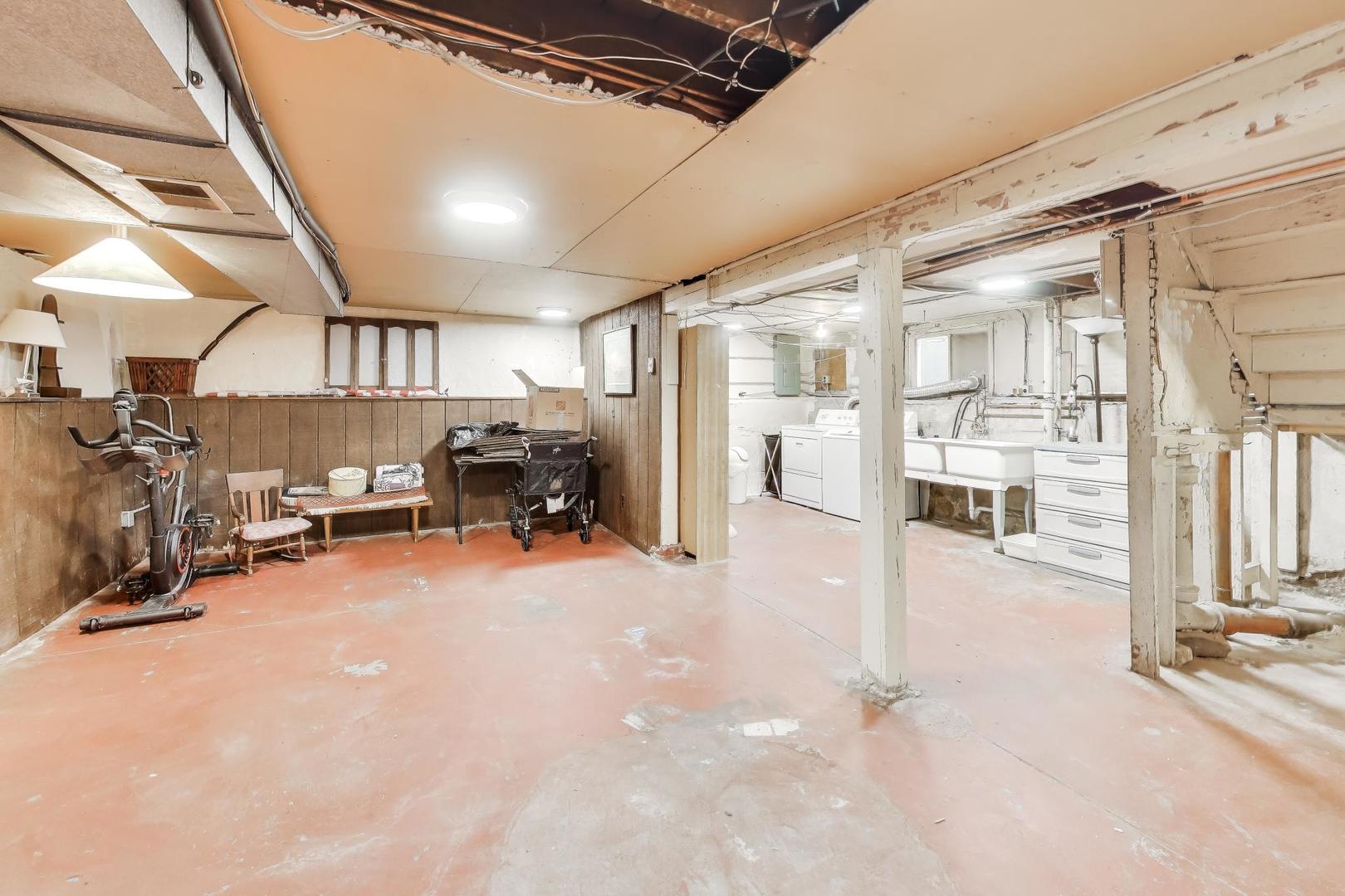 1308 W Glenlake Avenue, Chicago, IL 60660