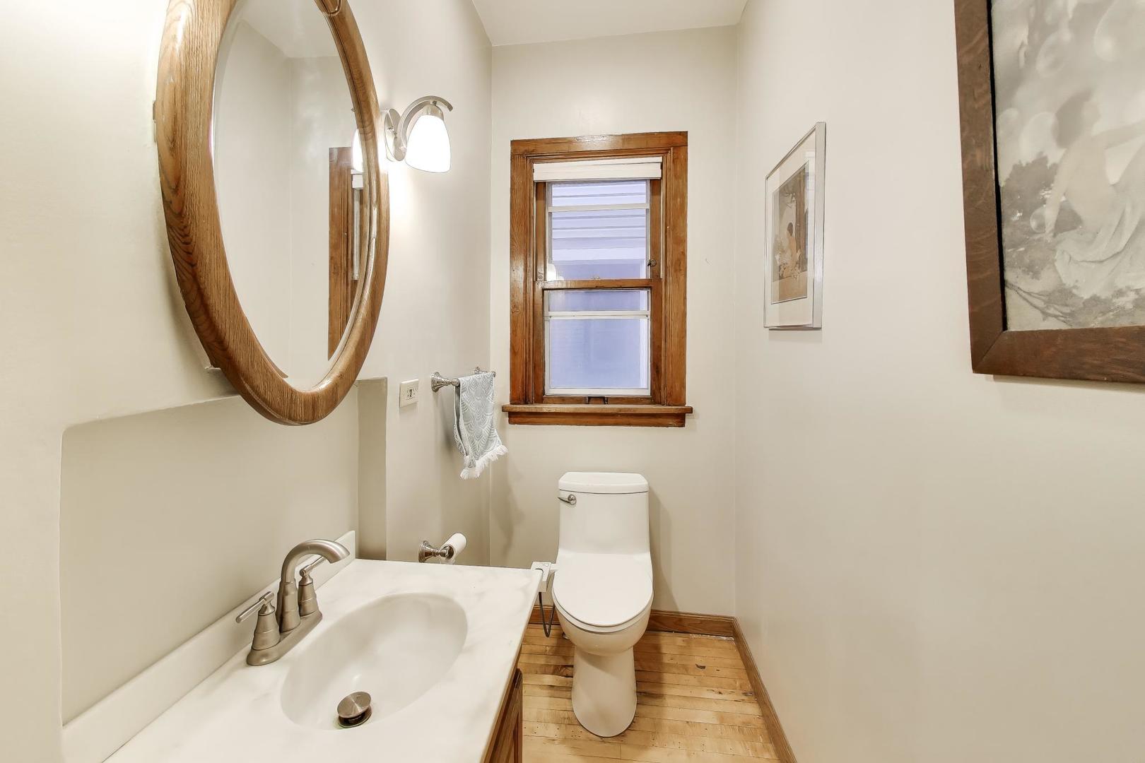 1308 W Glenlake Avenue, Chicago, IL 60660