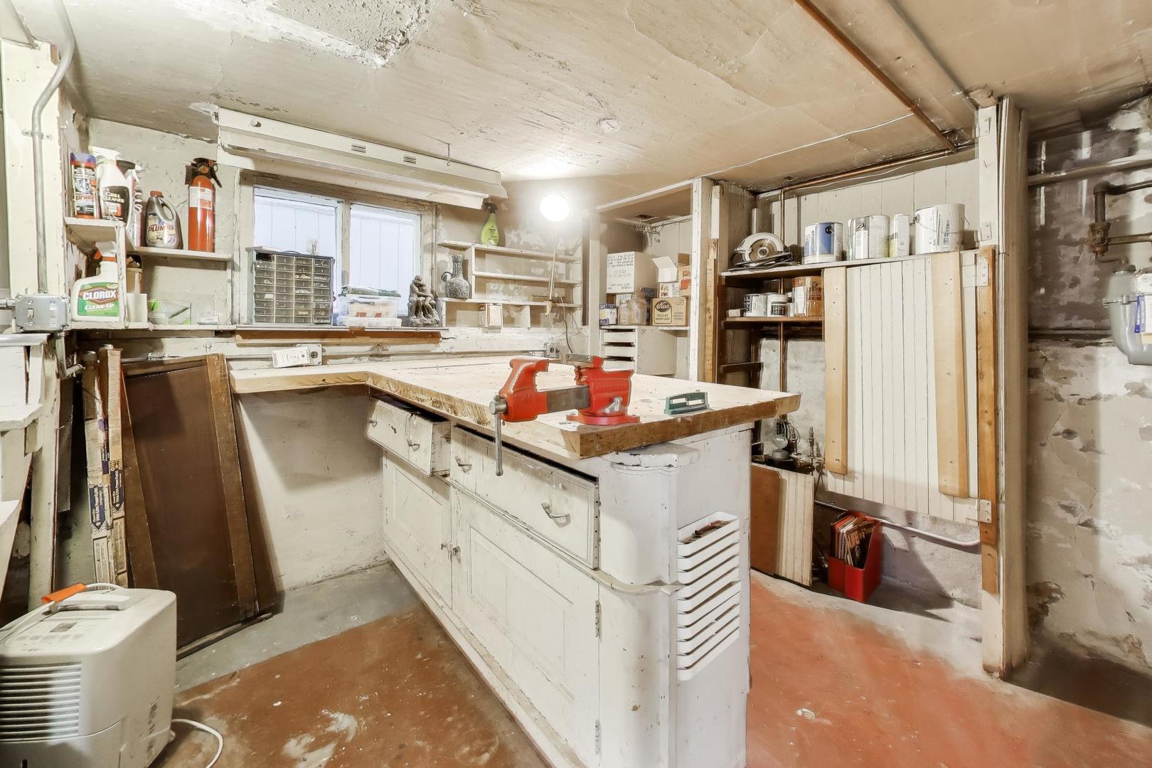 1308 W Glenlake Avenue, Chicago, IL 60660