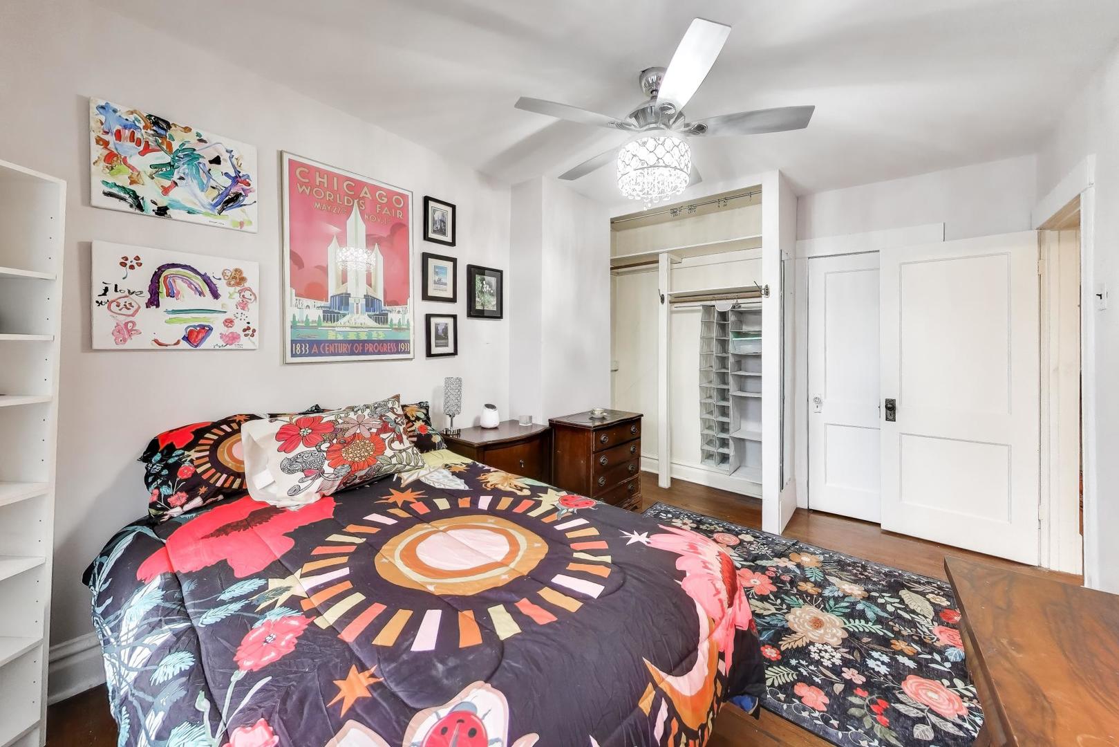 1308 W Glenlake Avenue, Chicago, IL 60660