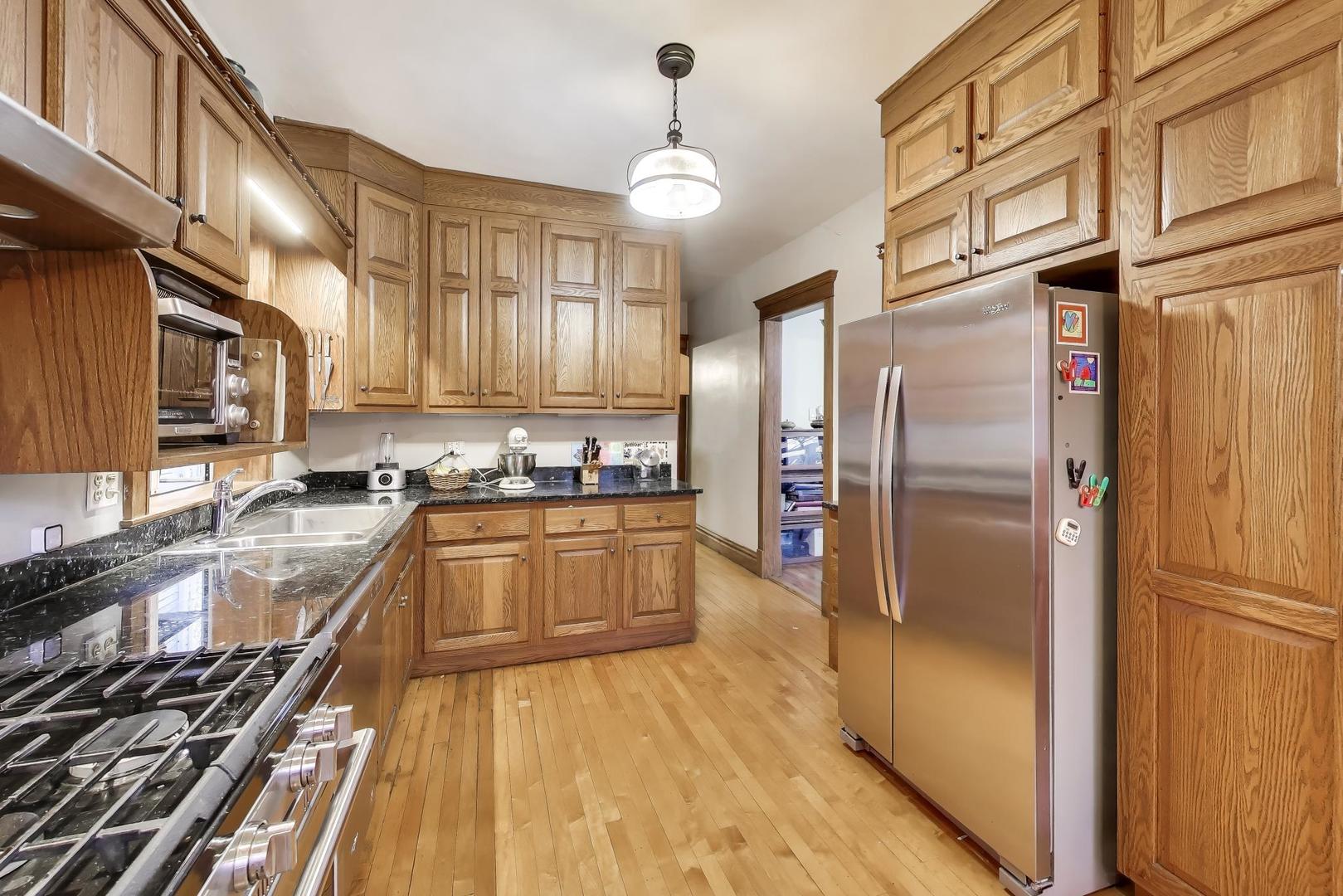 1308 W Glenlake Avenue, Chicago, IL 60660