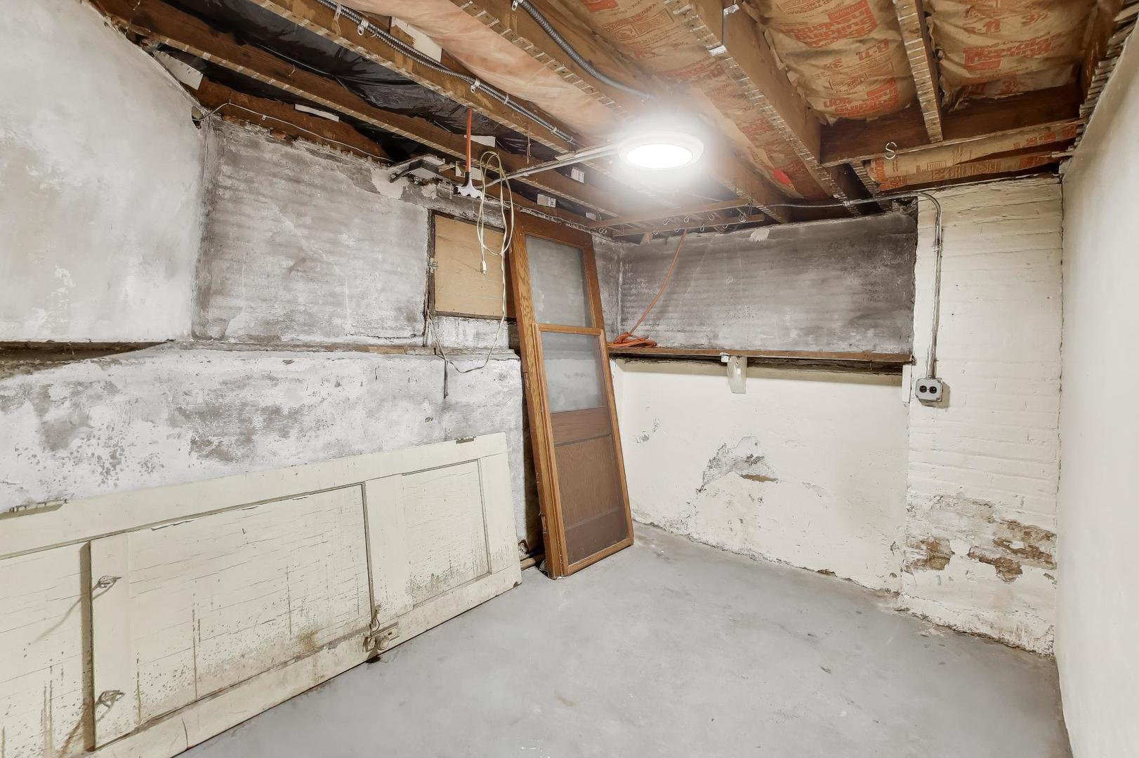 1308 W Glenlake Avenue, Chicago, IL 60660