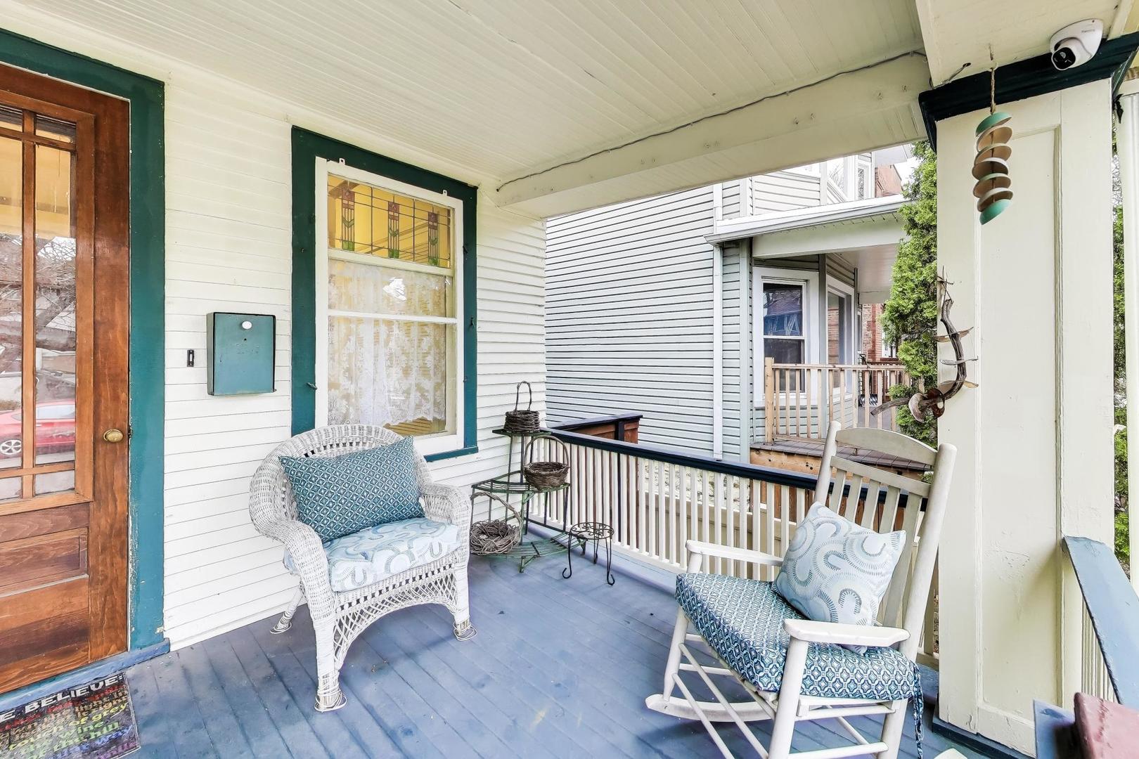 1308 W Glenlake Avenue, Chicago, IL 60660