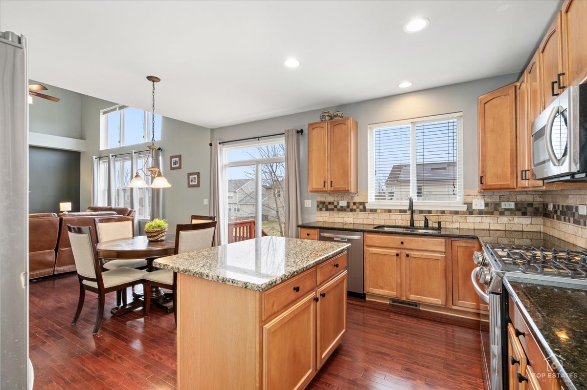 796 Singing Hills Drive, Volo, IL 60073