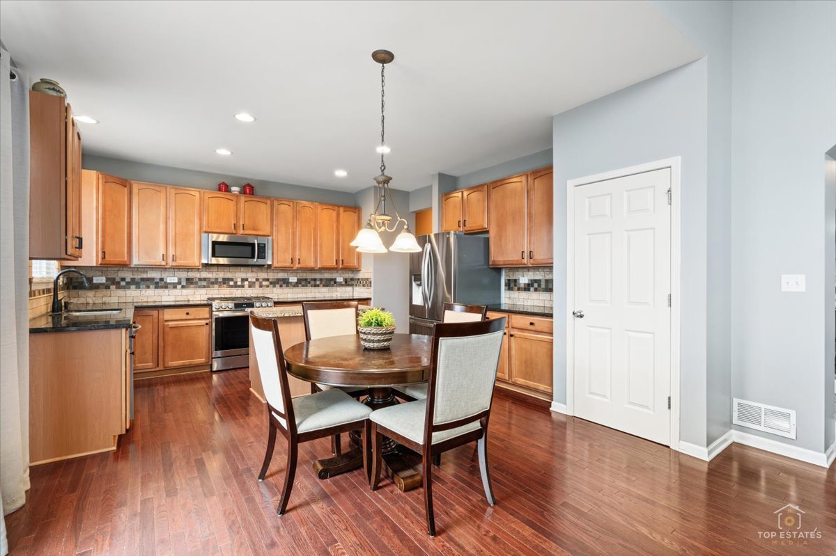 796 Singing Hills Drive, Volo, IL 60073