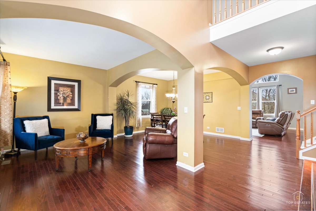 796 Singing Hills Drive, Volo, IL 60073