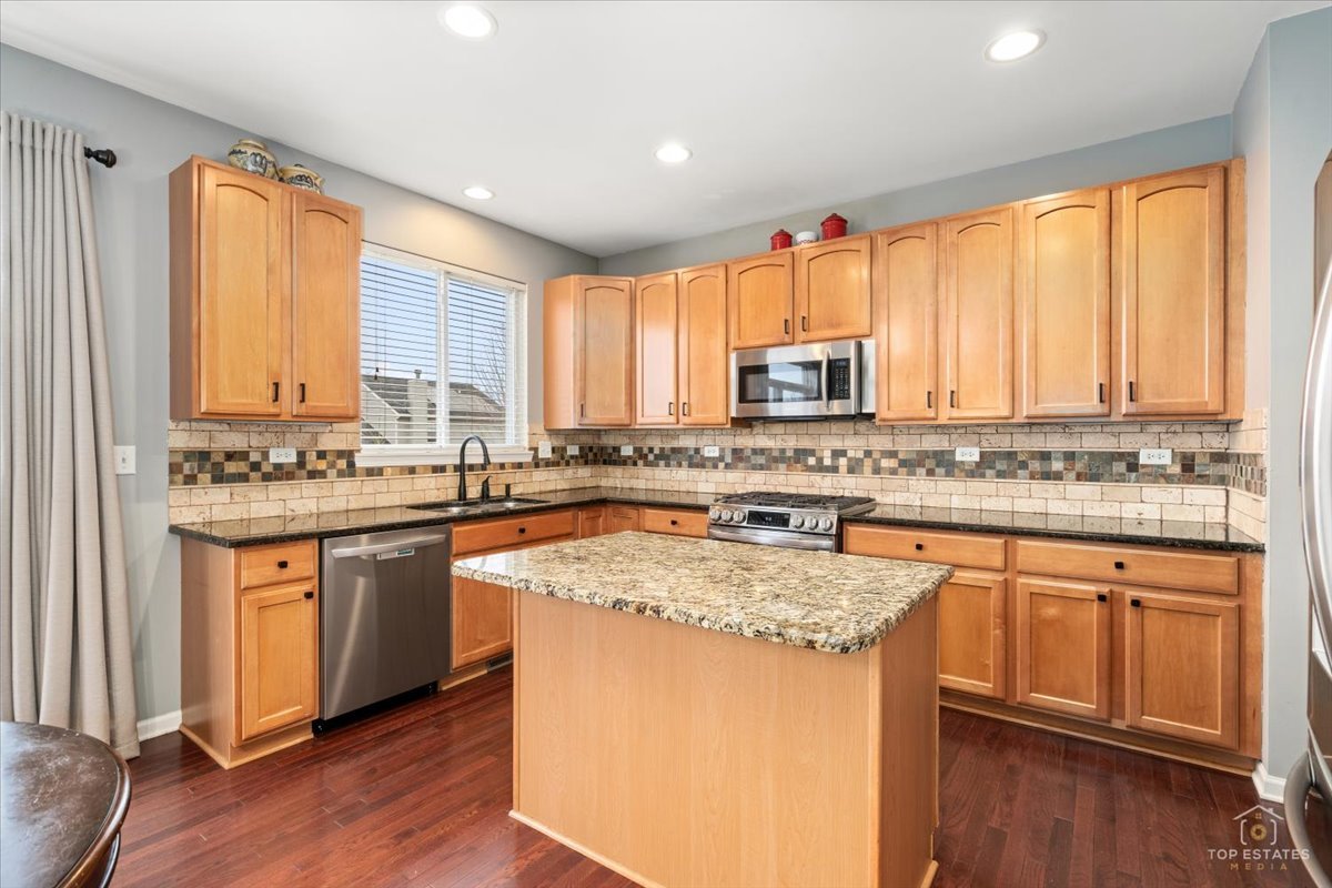 796 Singing Hills Drive, Volo, IL 60073