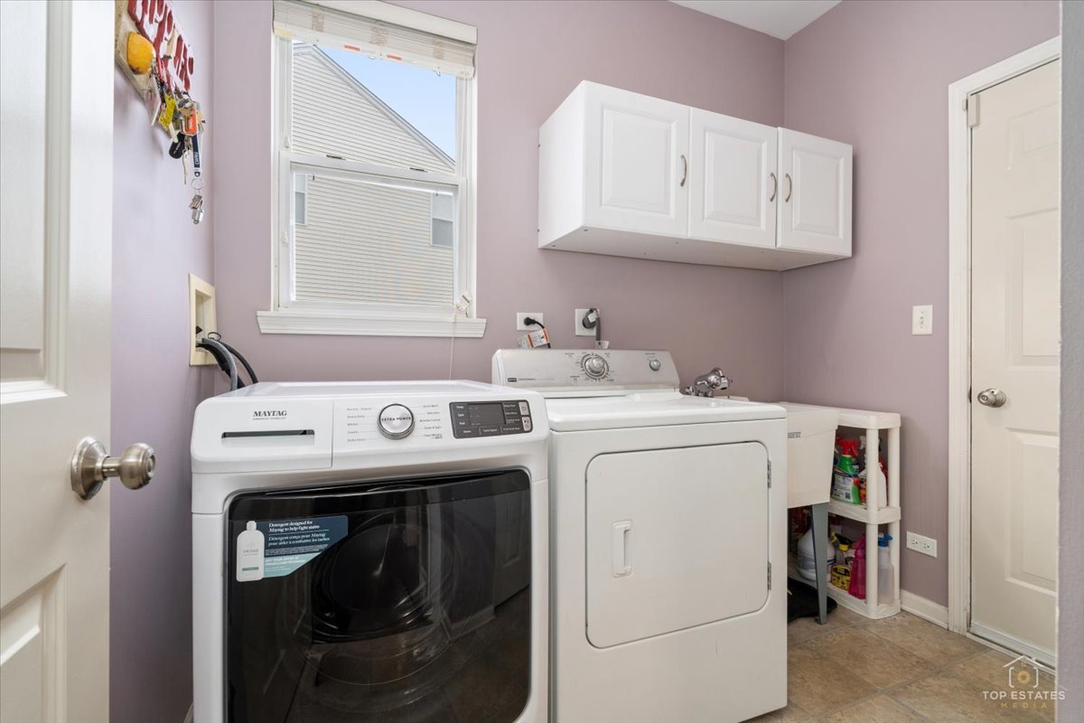 796 Singing Hills Drive, Volo, IL 60073