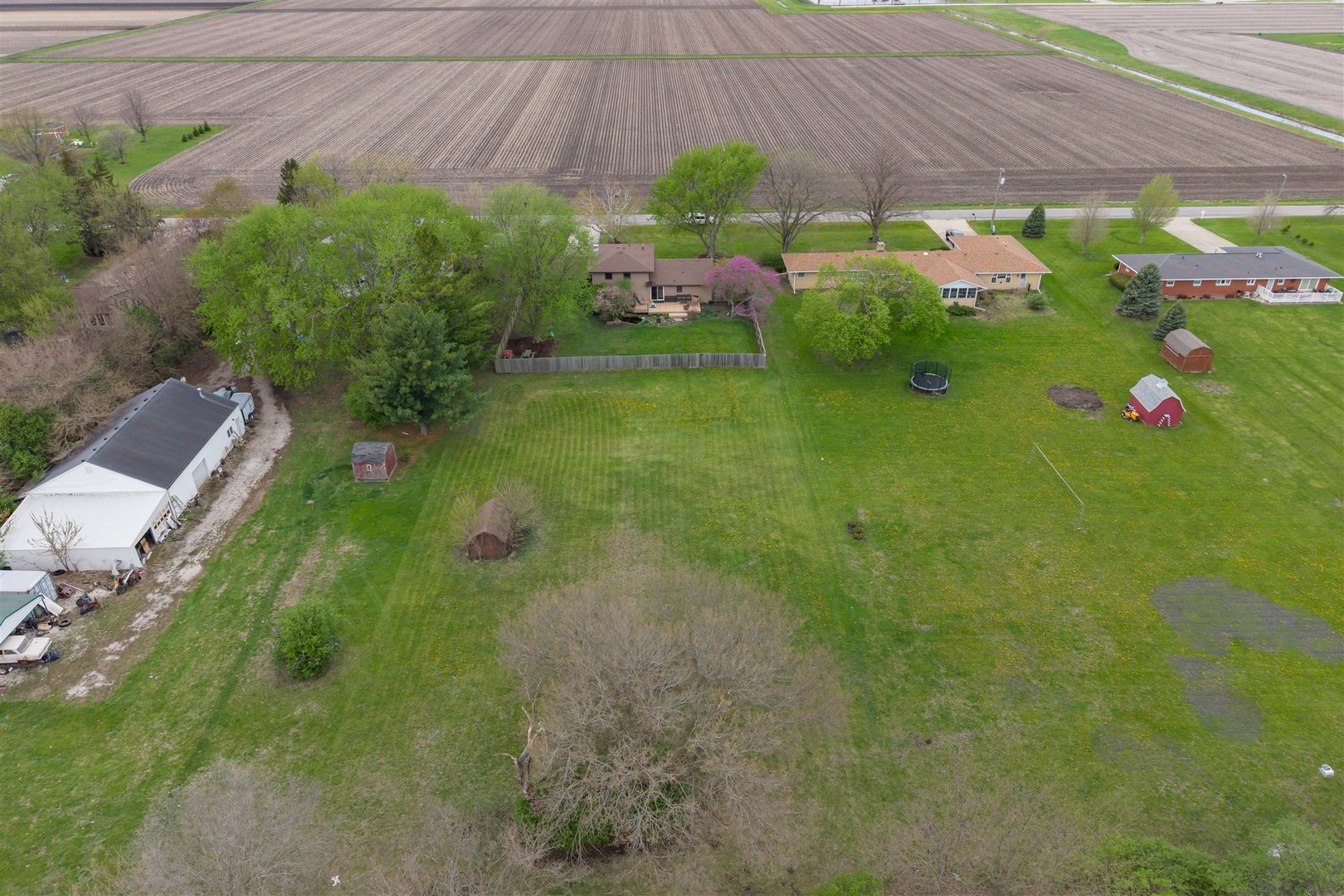 1102 Countryside Lane, Pontiac, IL 61764