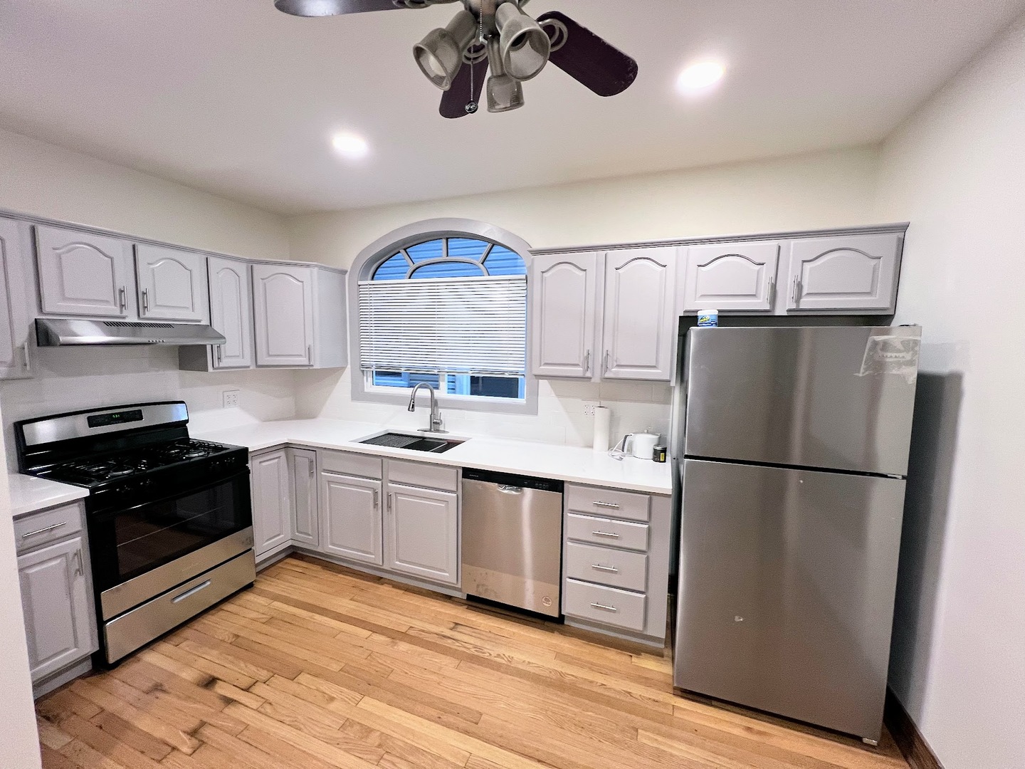 5833 W Peterson Avenue #1, Chicago, IL 60646