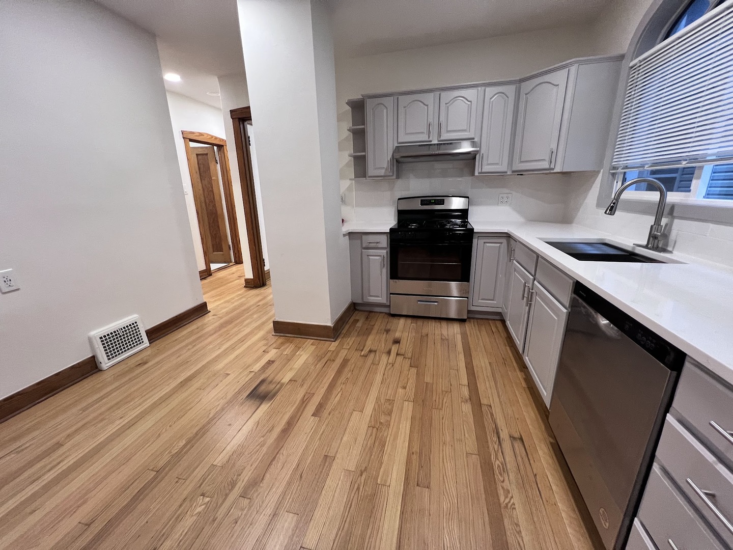 5833 W Peterson Avenue #1, Chicago, IL 60646