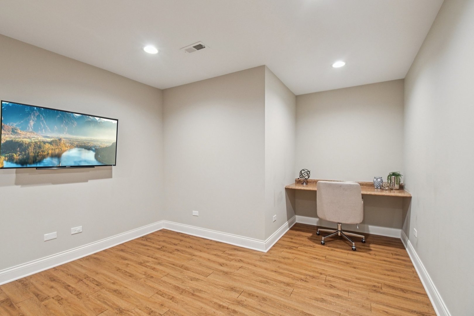 14 Briarwood Lane, Lincolnshire, IL 60069