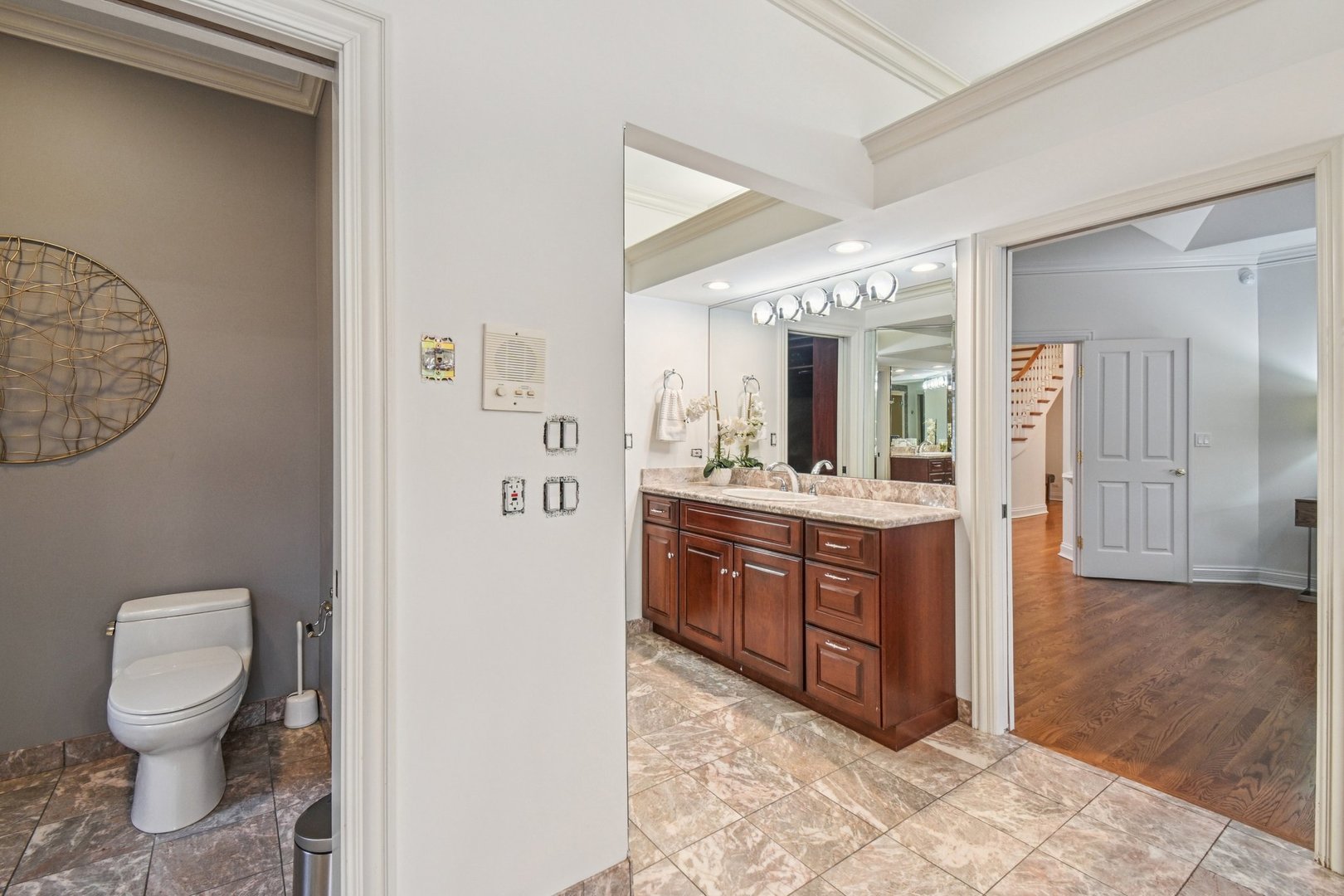 14 Briarwood Lane, Lincolnshire, IL 60069