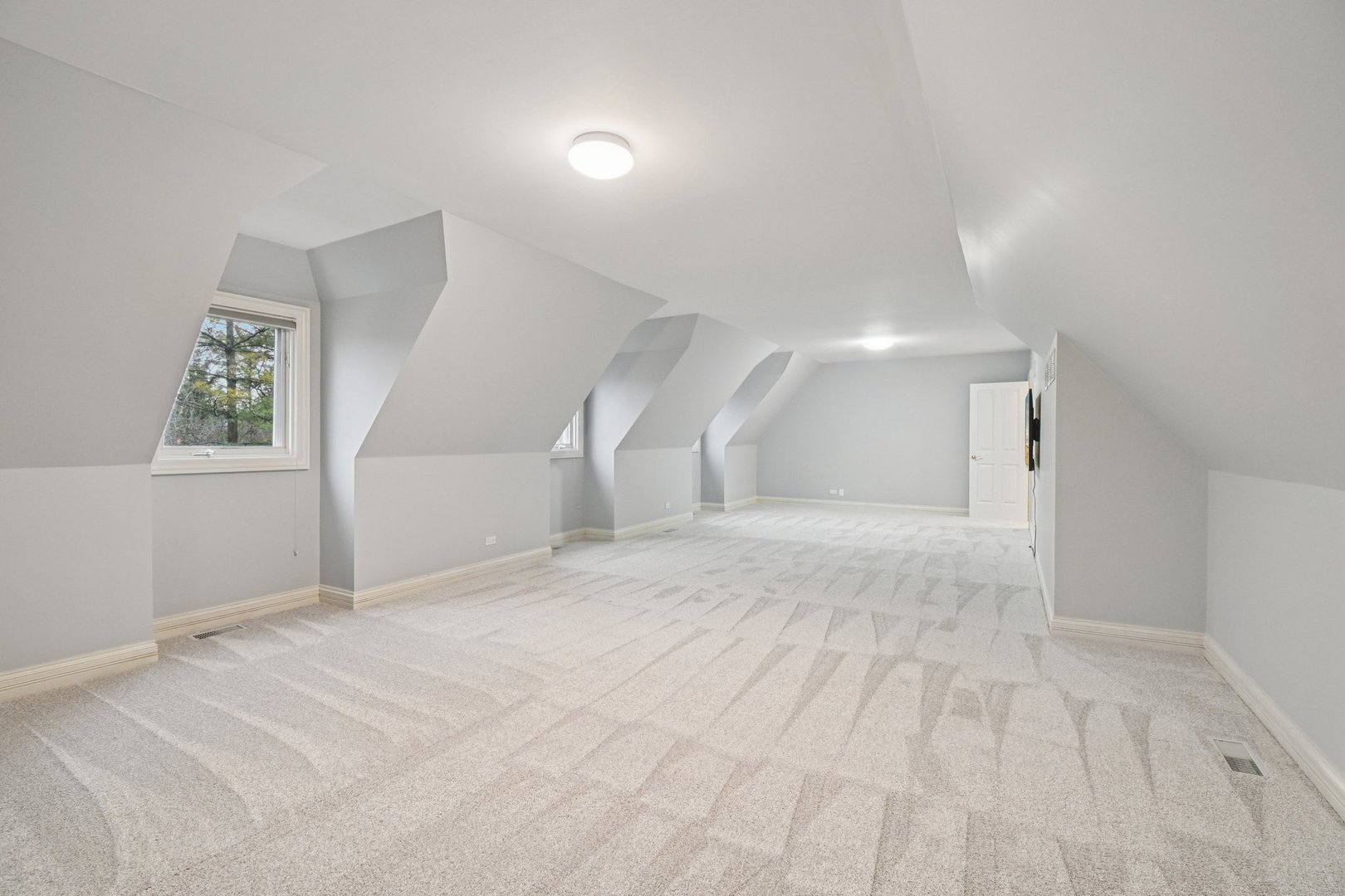 14 Briarwood Lane, Lincolnshire, IL 60069