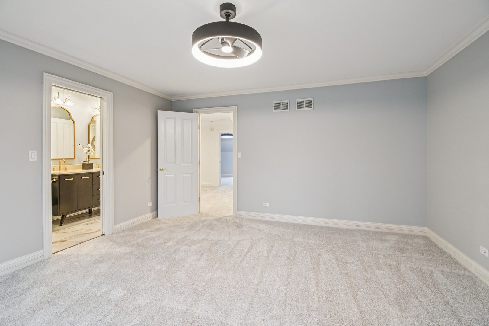 14 Briarwood Lane, Lincolnshire, IL 60069