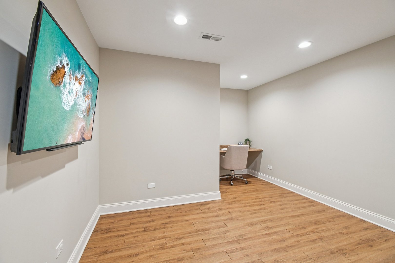 14 Briarwood Lane, Lincolnshire, IL 60069