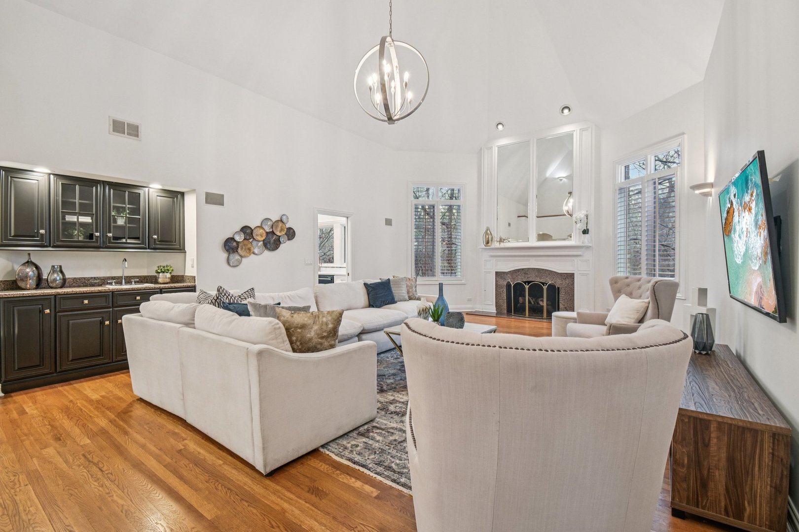 14 Briarwood Lane, Lincolnshire, IL 60069