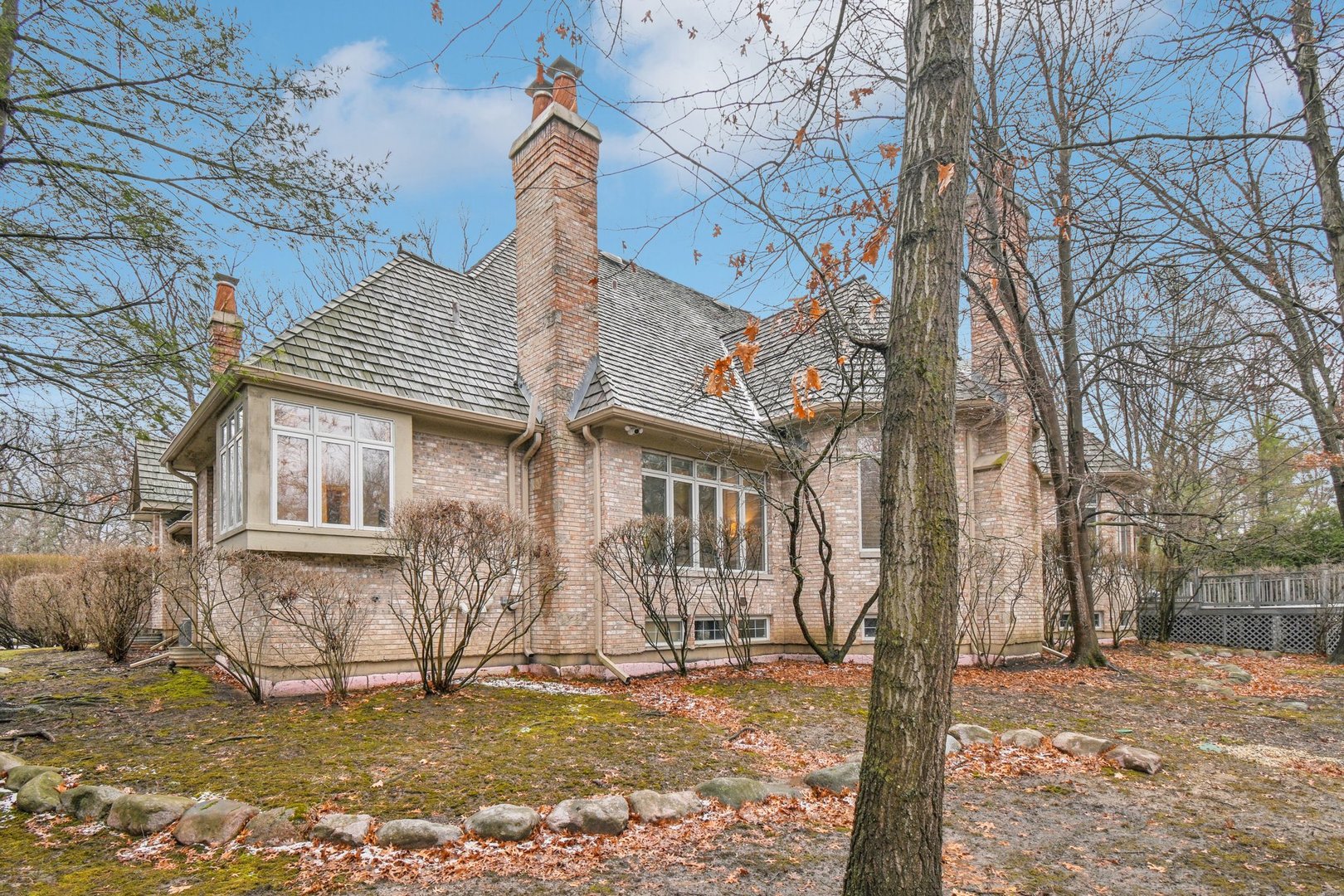 14 Briarwood Lane, Lincolnshire, IL 60069