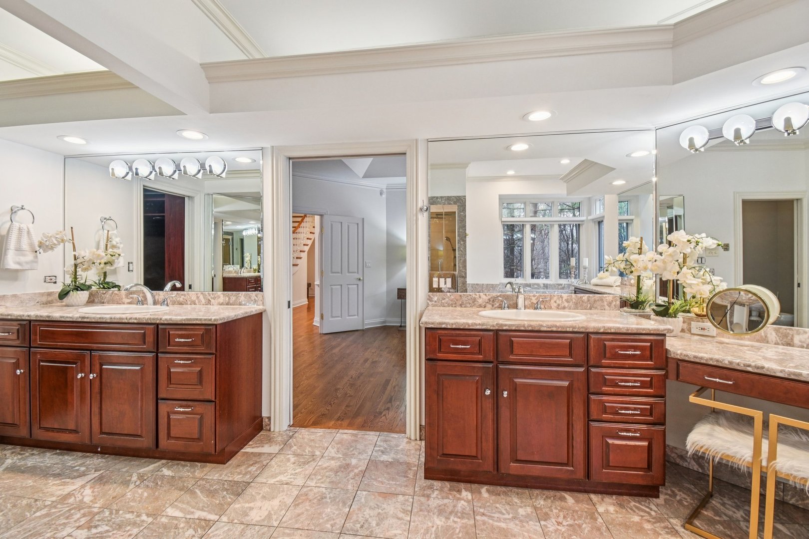 14 Briarwood Lane, Lincolnshire, IL 60069