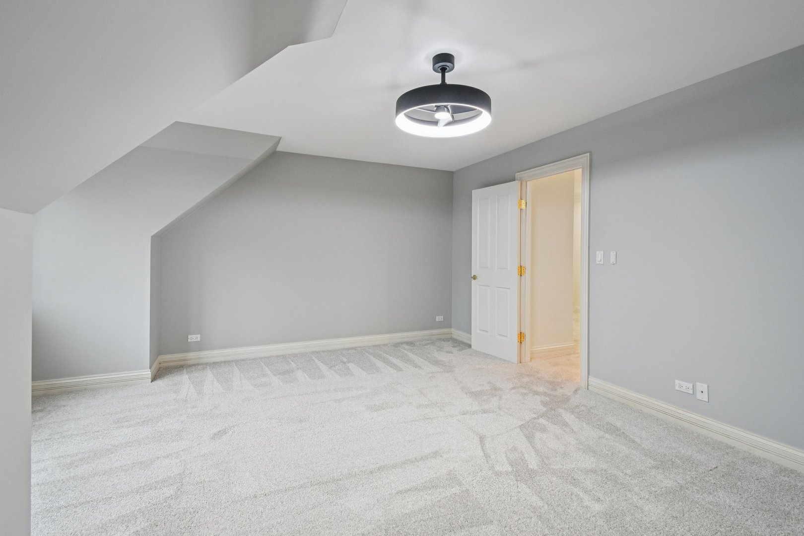 14 Briarwood Lane, Lincolnshire, IL 60069