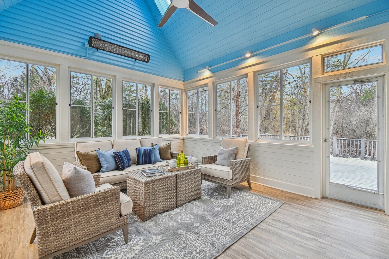 14 Briarwood Lane, Lincolnshire, IL 60069