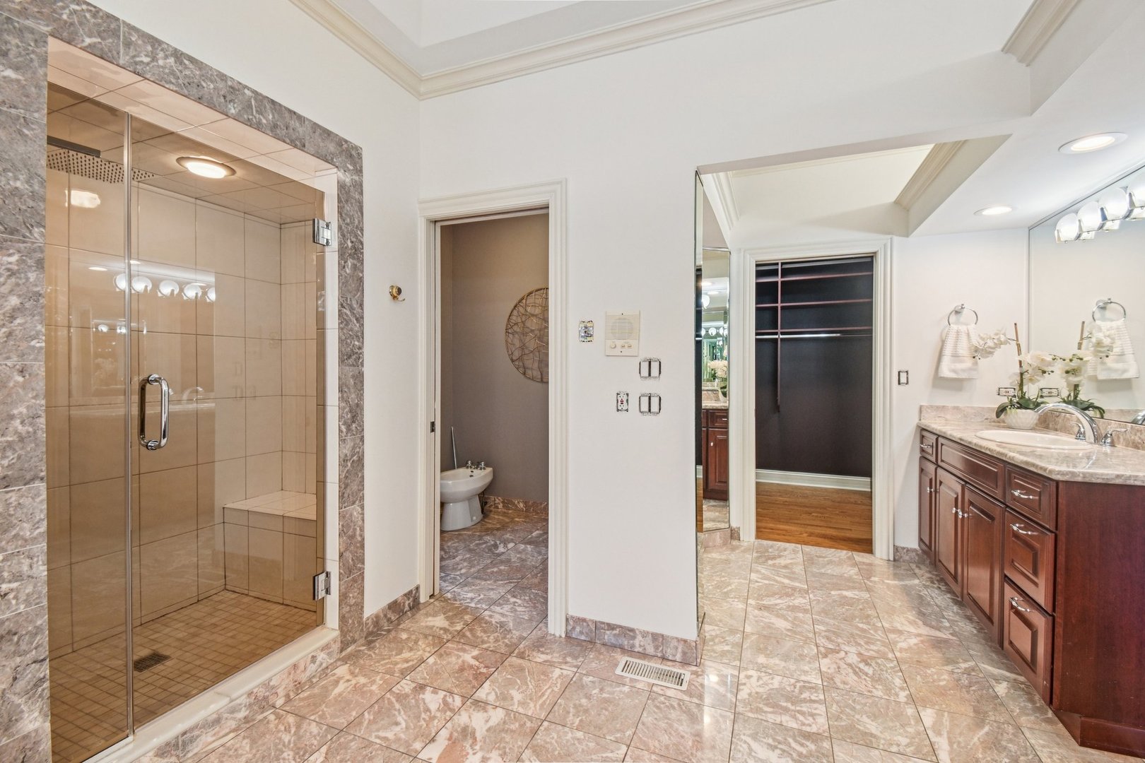 14 Briarwood Lane, Lincolnshire, IL 60069