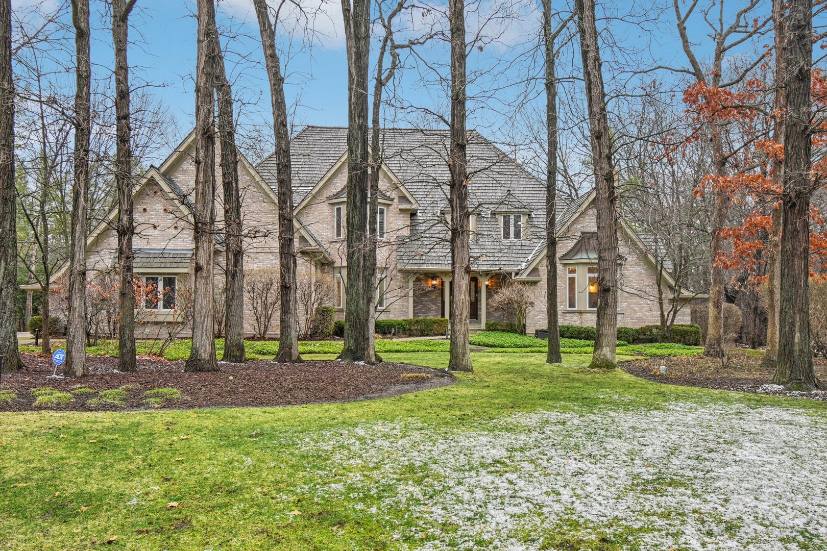 14 Briarwood Lane, Lincolnshire, IL 60069