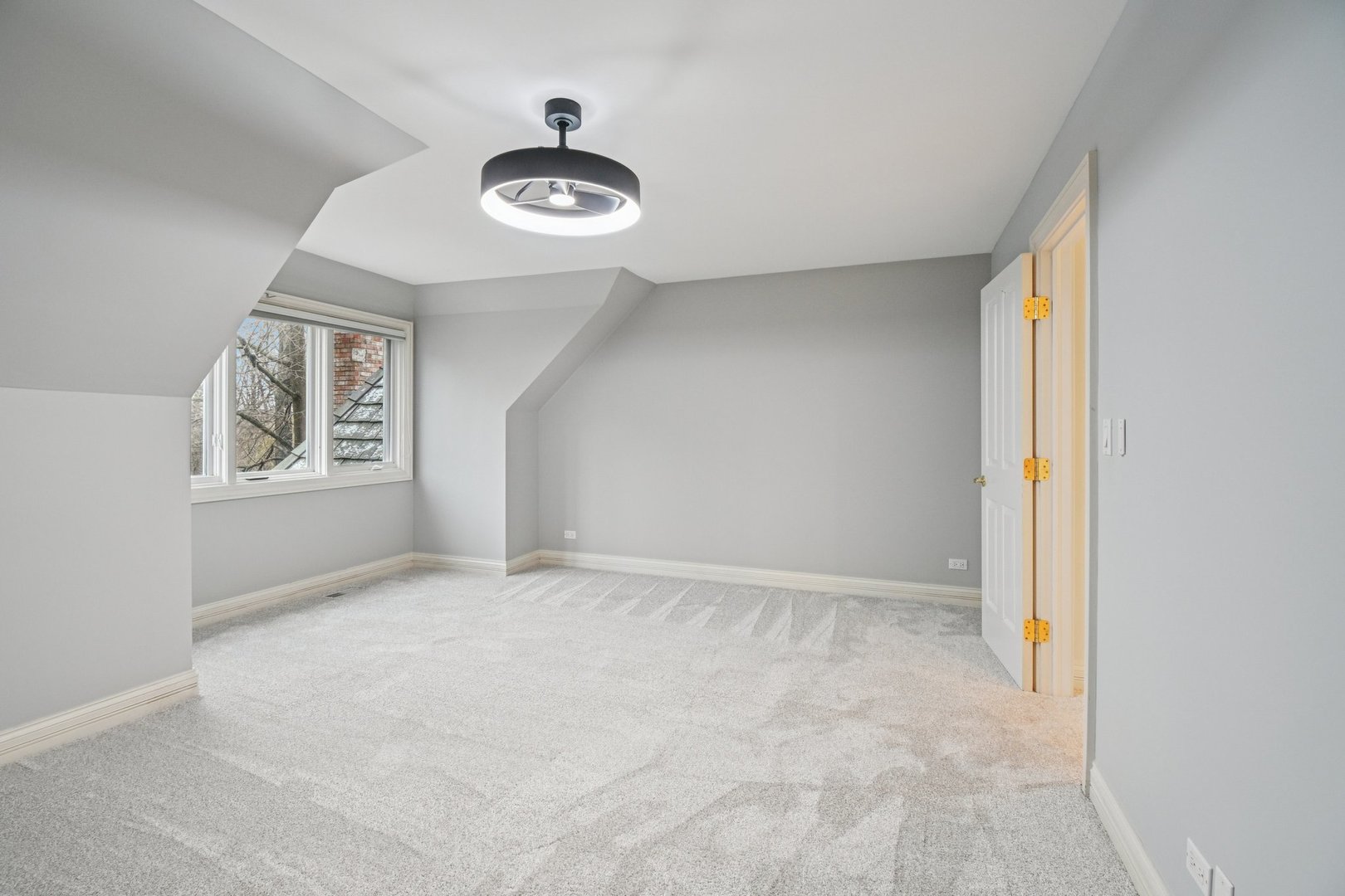 14 Briarwood Lane, Lincolnshire, IL 60069