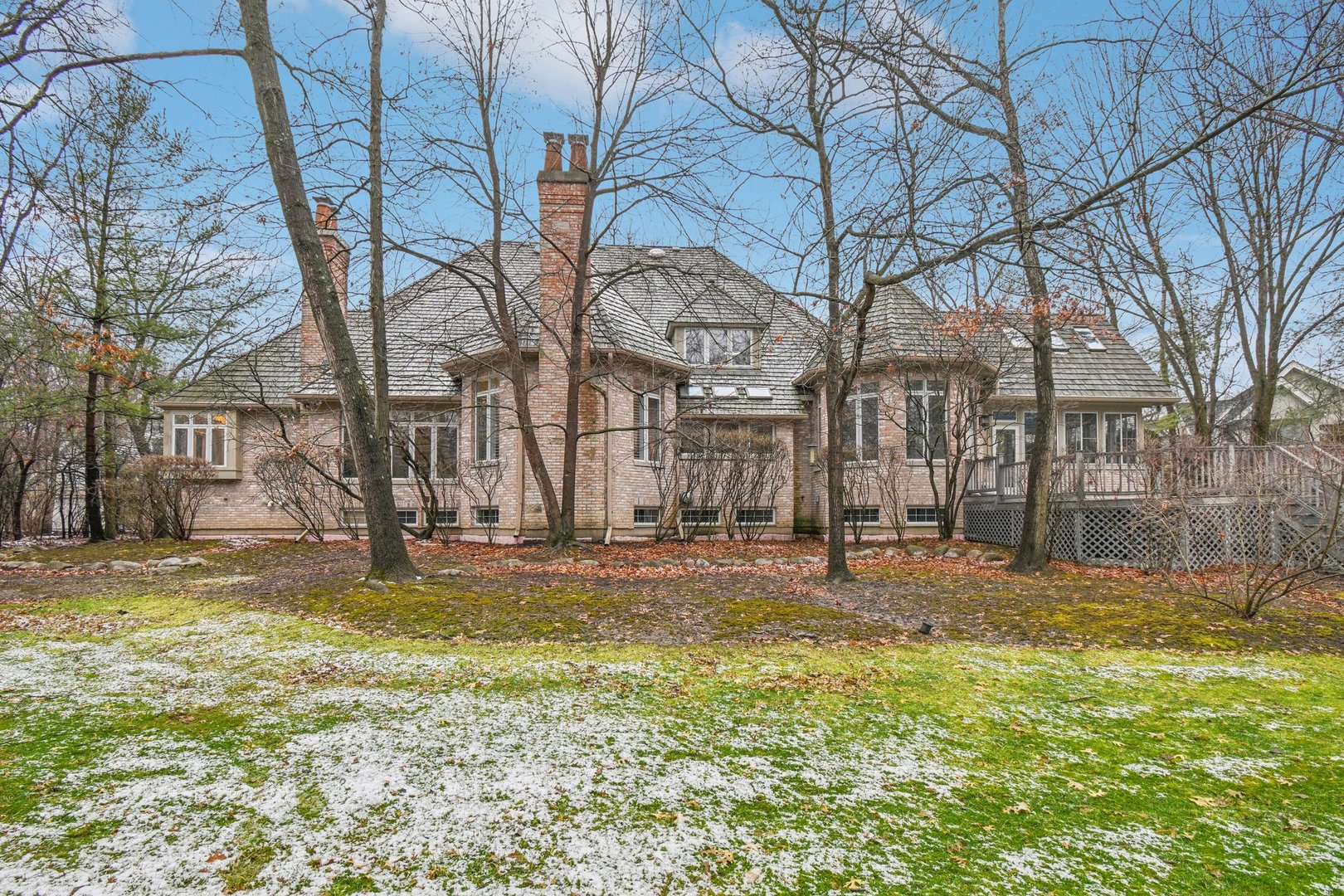 14 Briarwood Lane, Lincolnshire, IL 60069