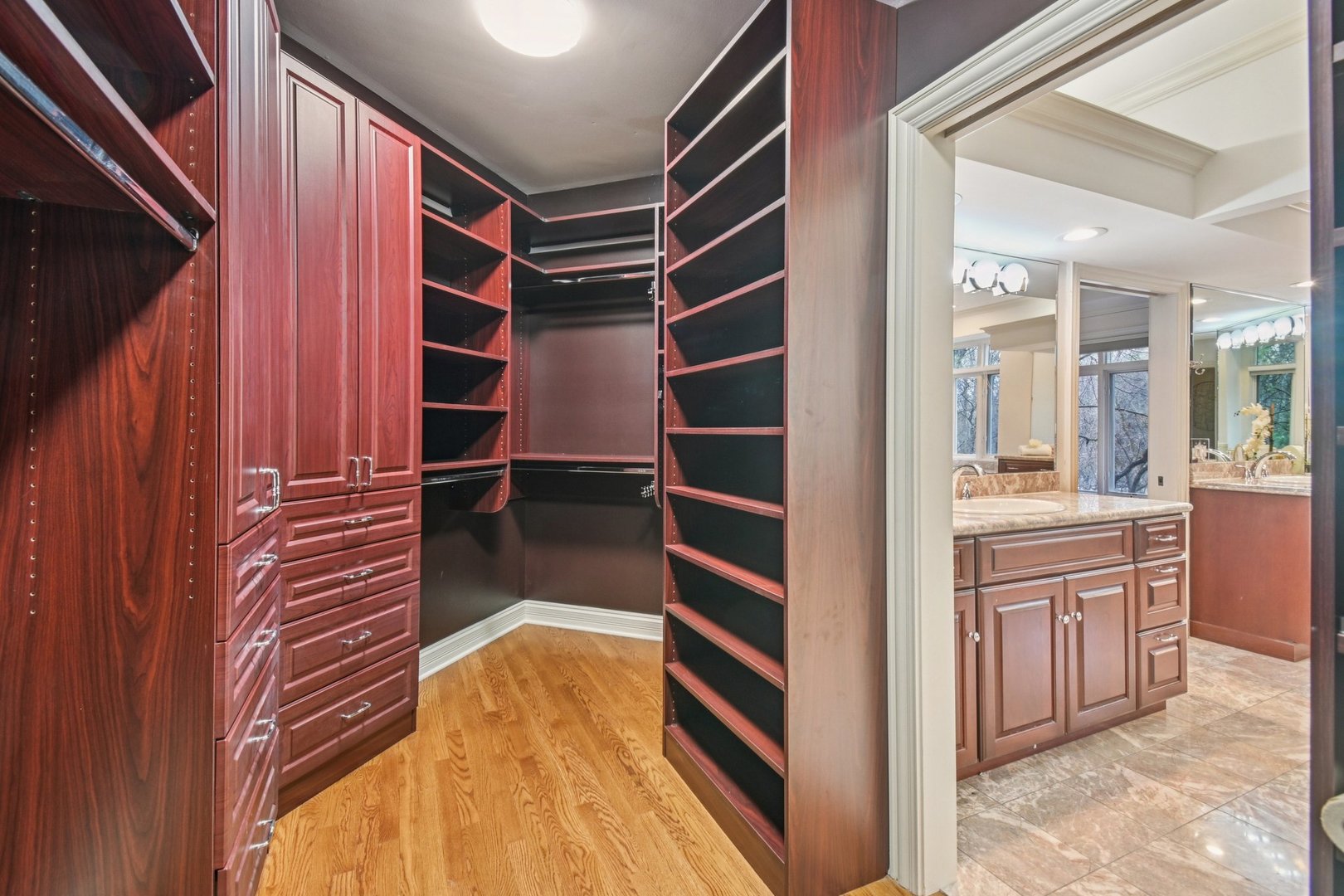 14 Briarwood Lane, Lincolnshire, IL 60069