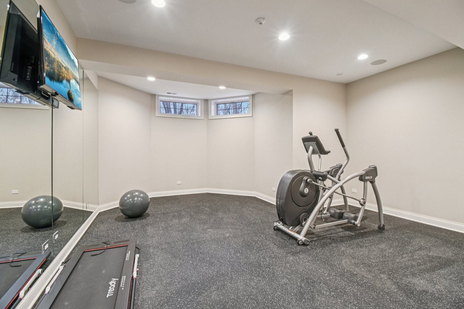 14 Briarwood Lane, Lincolnshire, IL 60069