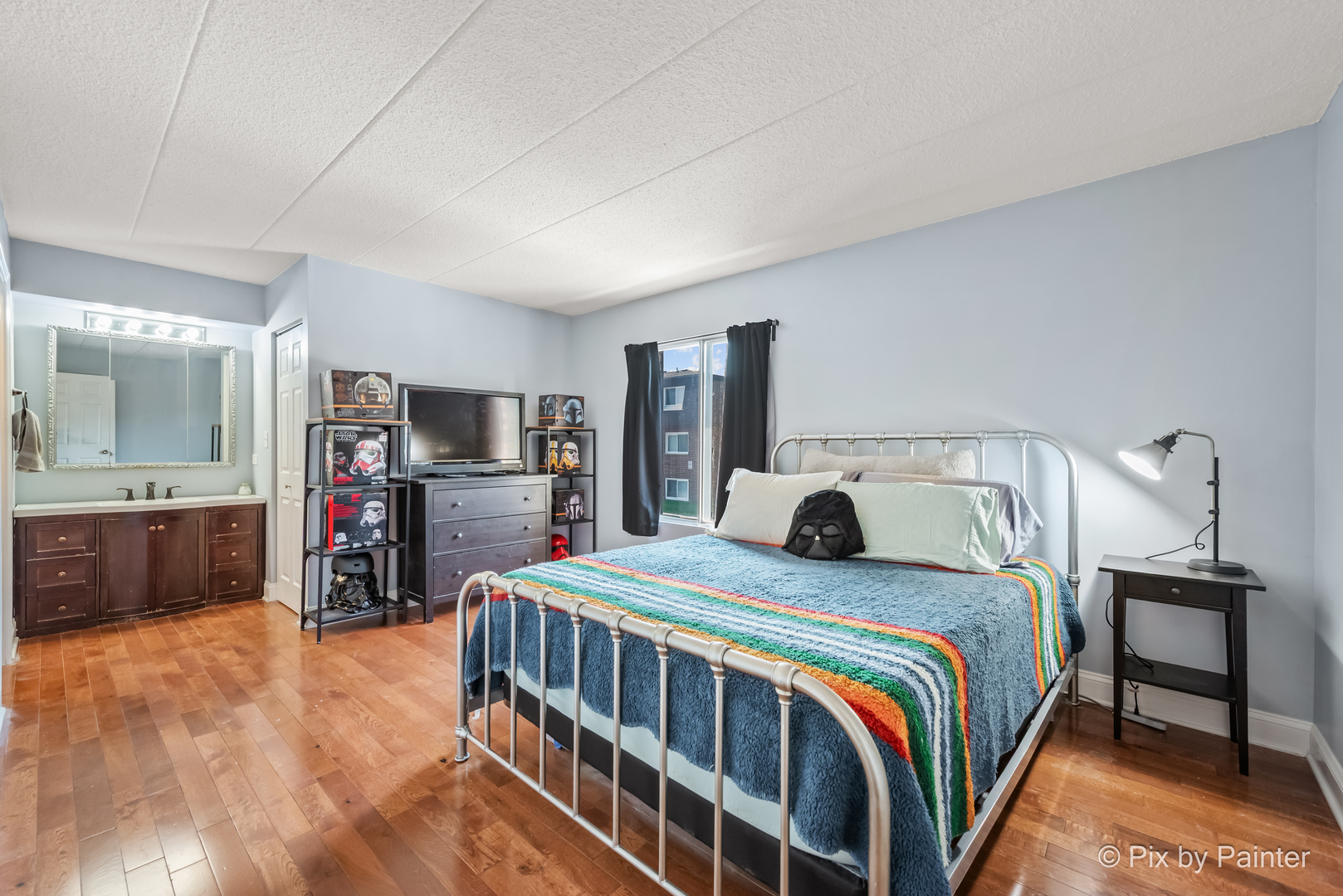 61 W Pier Drive #201, Westmont, IL 60559