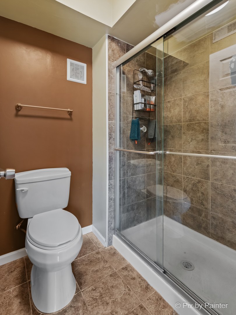 61 W Pier Drive #201, Westmont, IL 60559