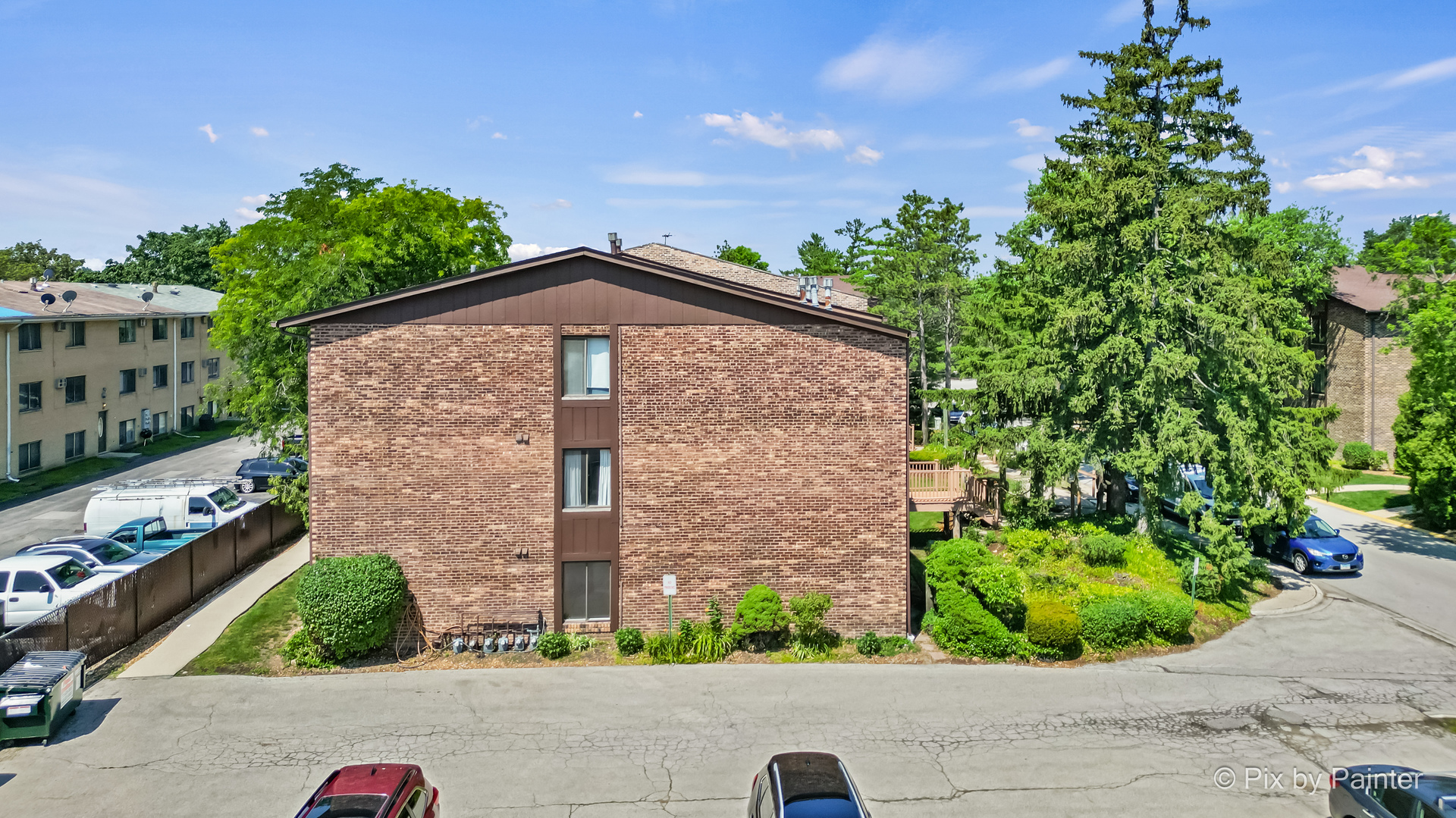 61 W Pier Drive #201, Westmont, IL 60559