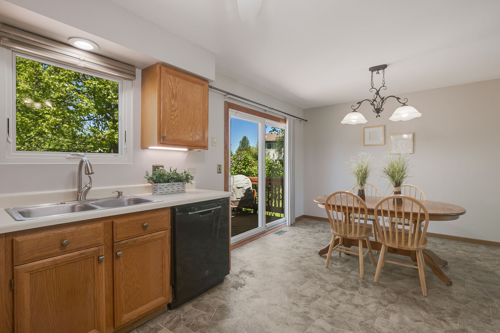 2212 Oak Leaf Court, Lake Villa, IL 60046