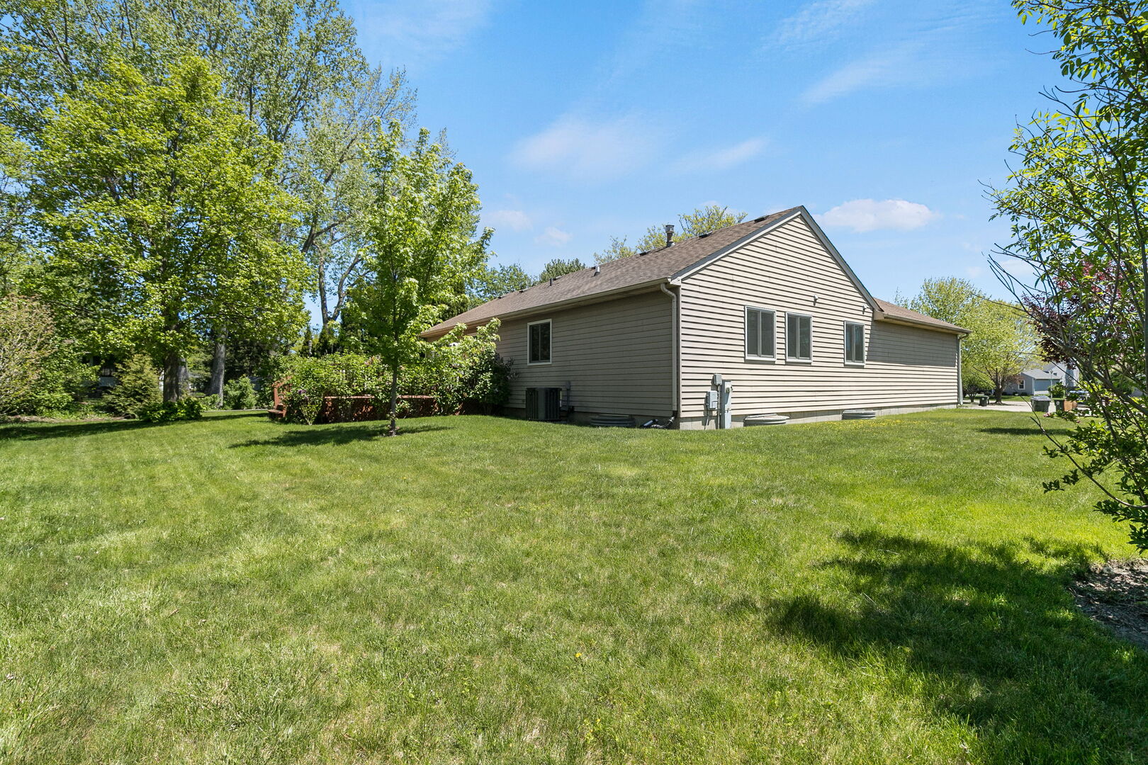 2212 Oak Leaf Court, Lake Villa, IL 60046