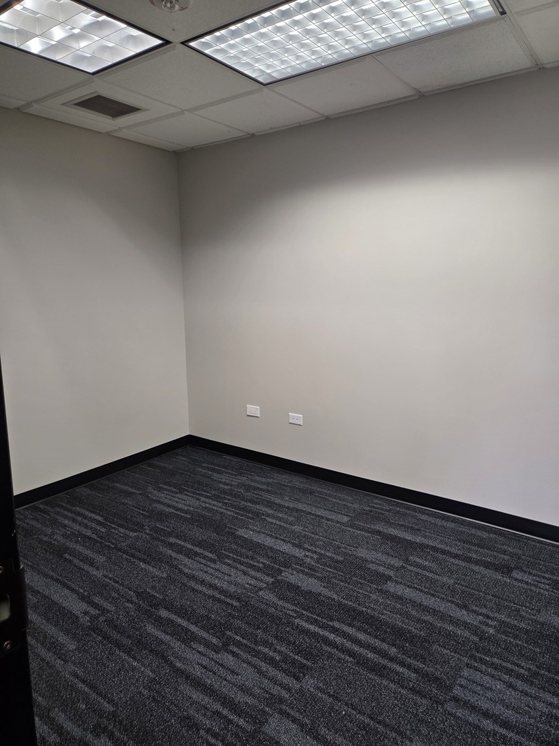 150 S Bloomingdale Road, Bloomingdale, IL 60108