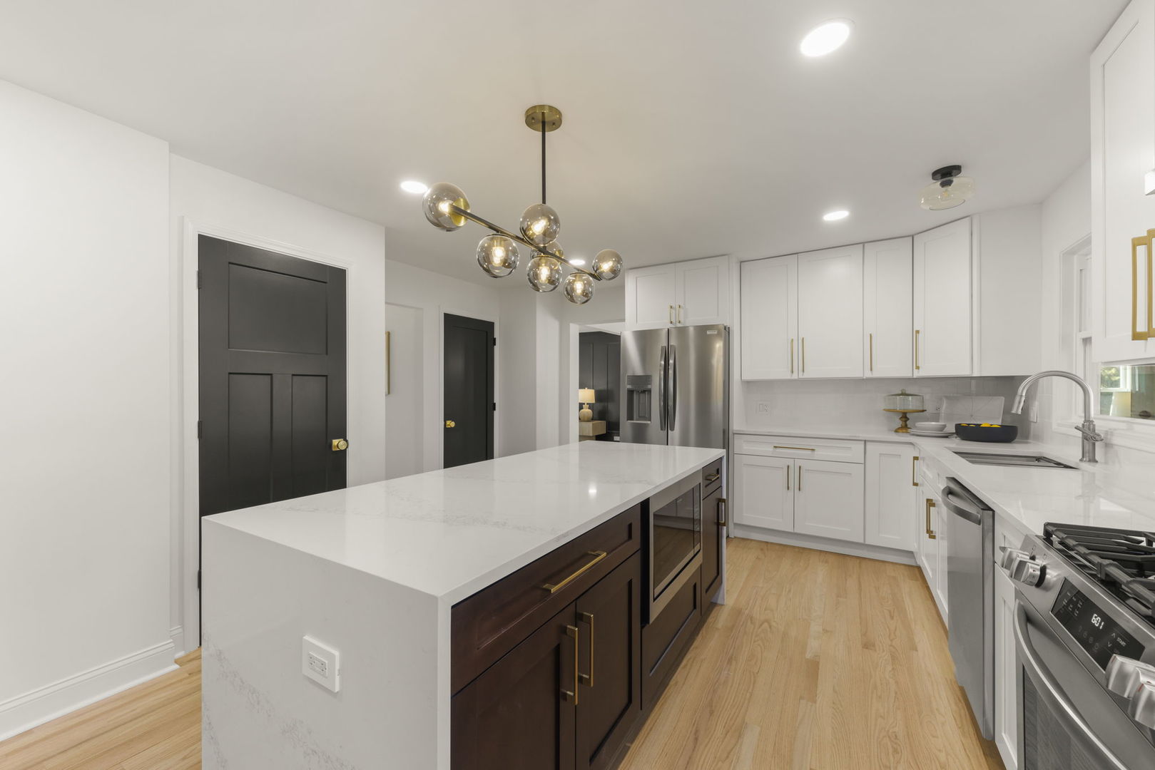 613 Zaininger Avenue, Naperville, IL 60563