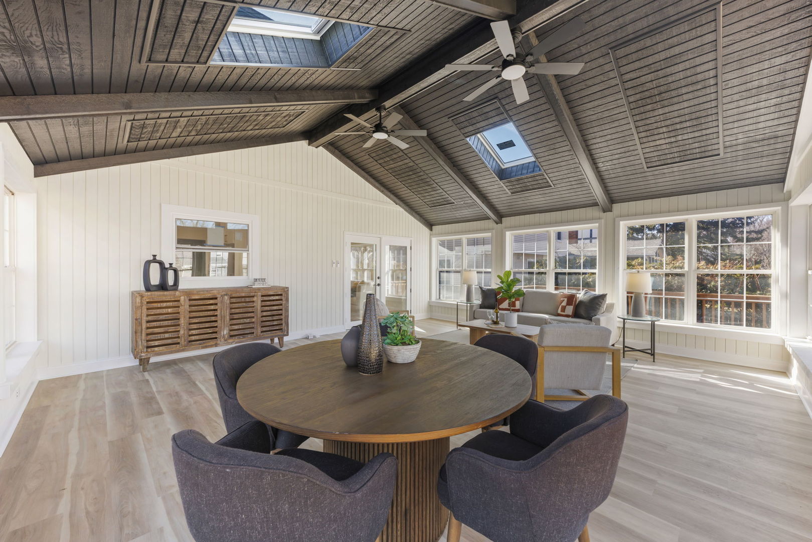 613 Zaininger Avenue, Naperville, IL 60563