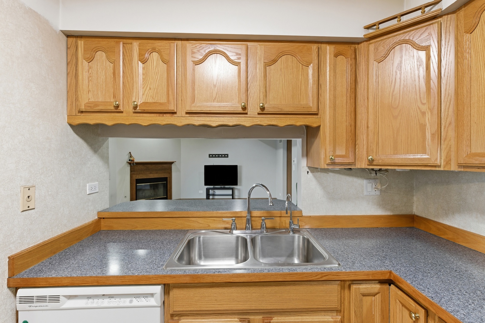 1297 WOODLAKE Drive #0, Carol Stream, IL 60188